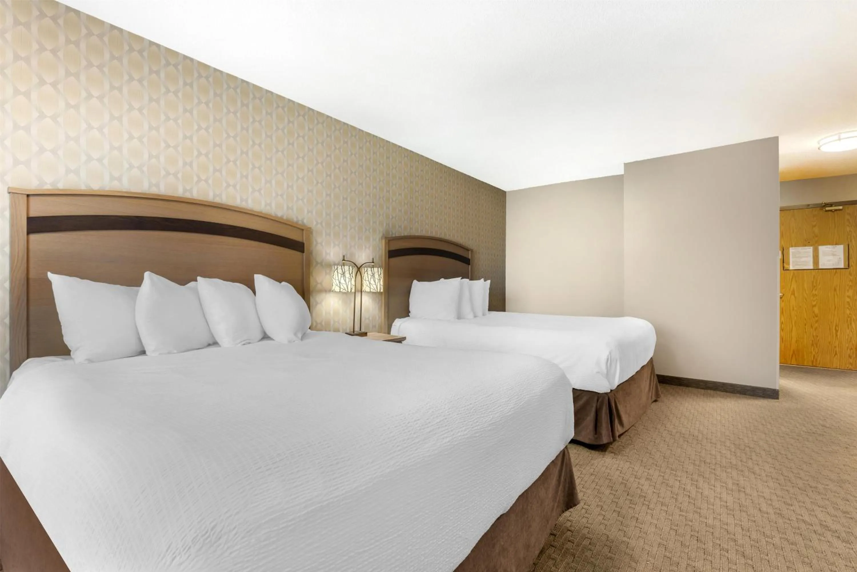 Bedroom, Bed in Best Western Plus Country Meadows Inn