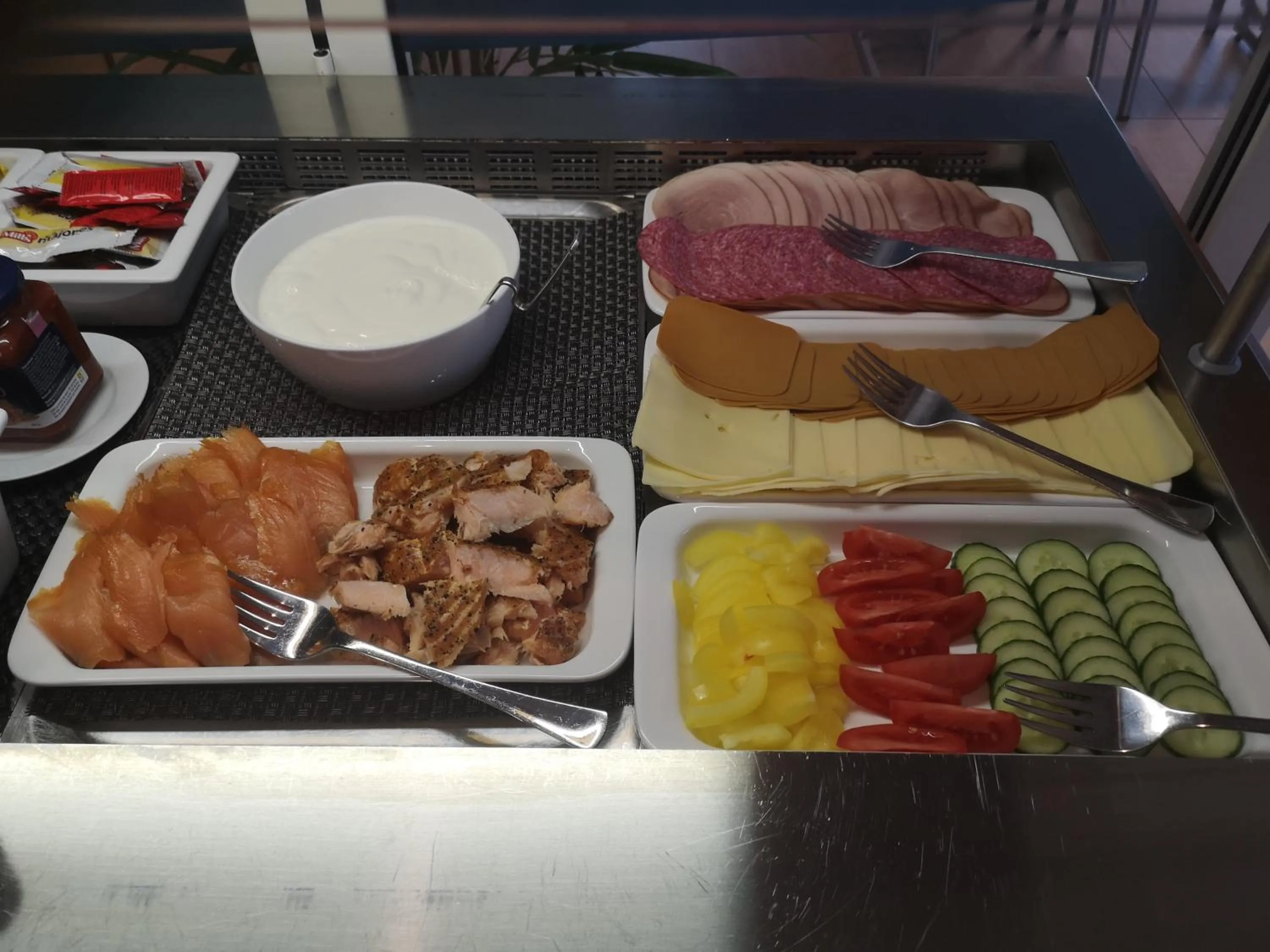 Breakfast in Senja Fjordhotell and Apartments