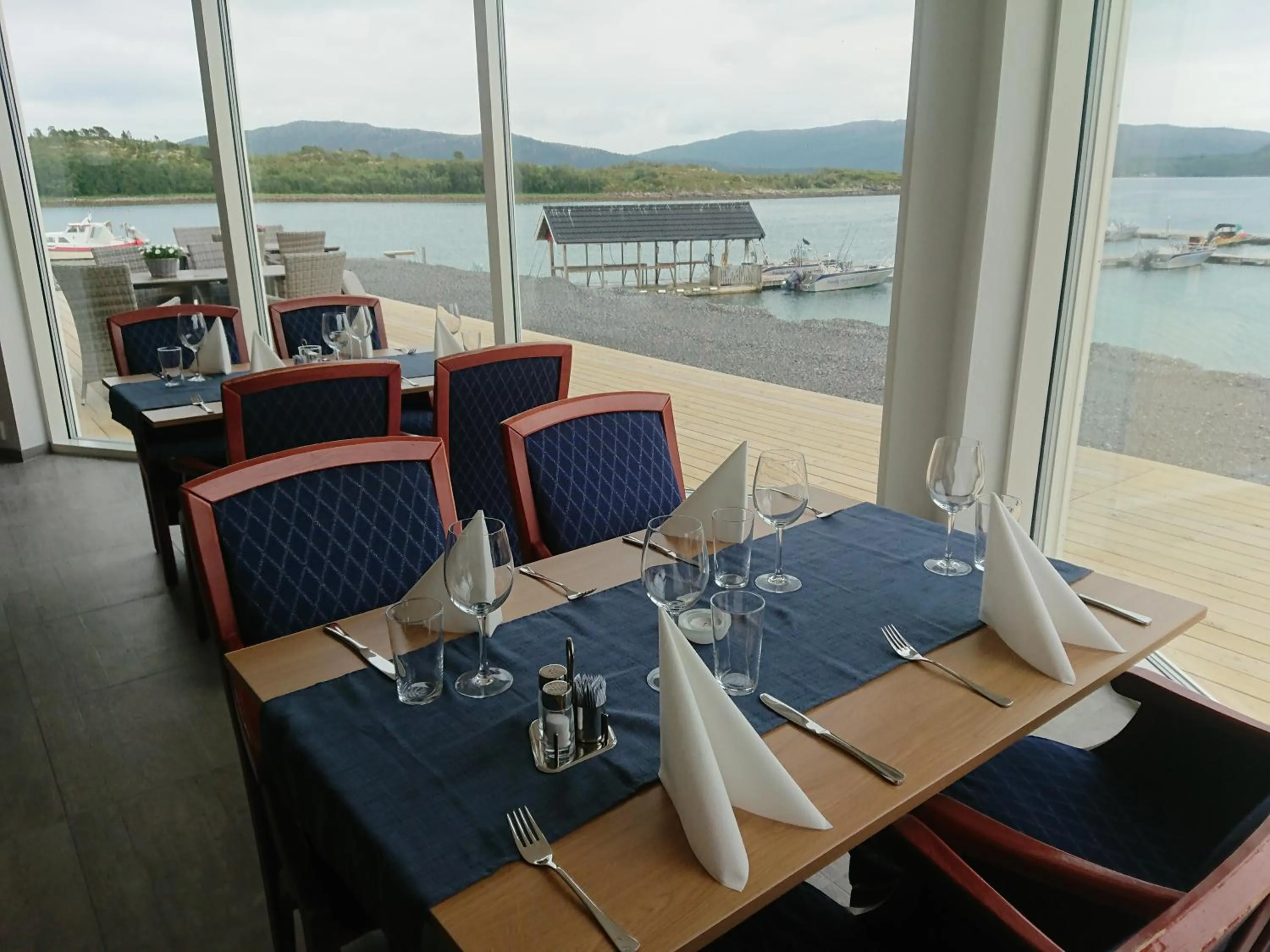 Restaurant/places to eat in Senja Fjordhotell and Apartments