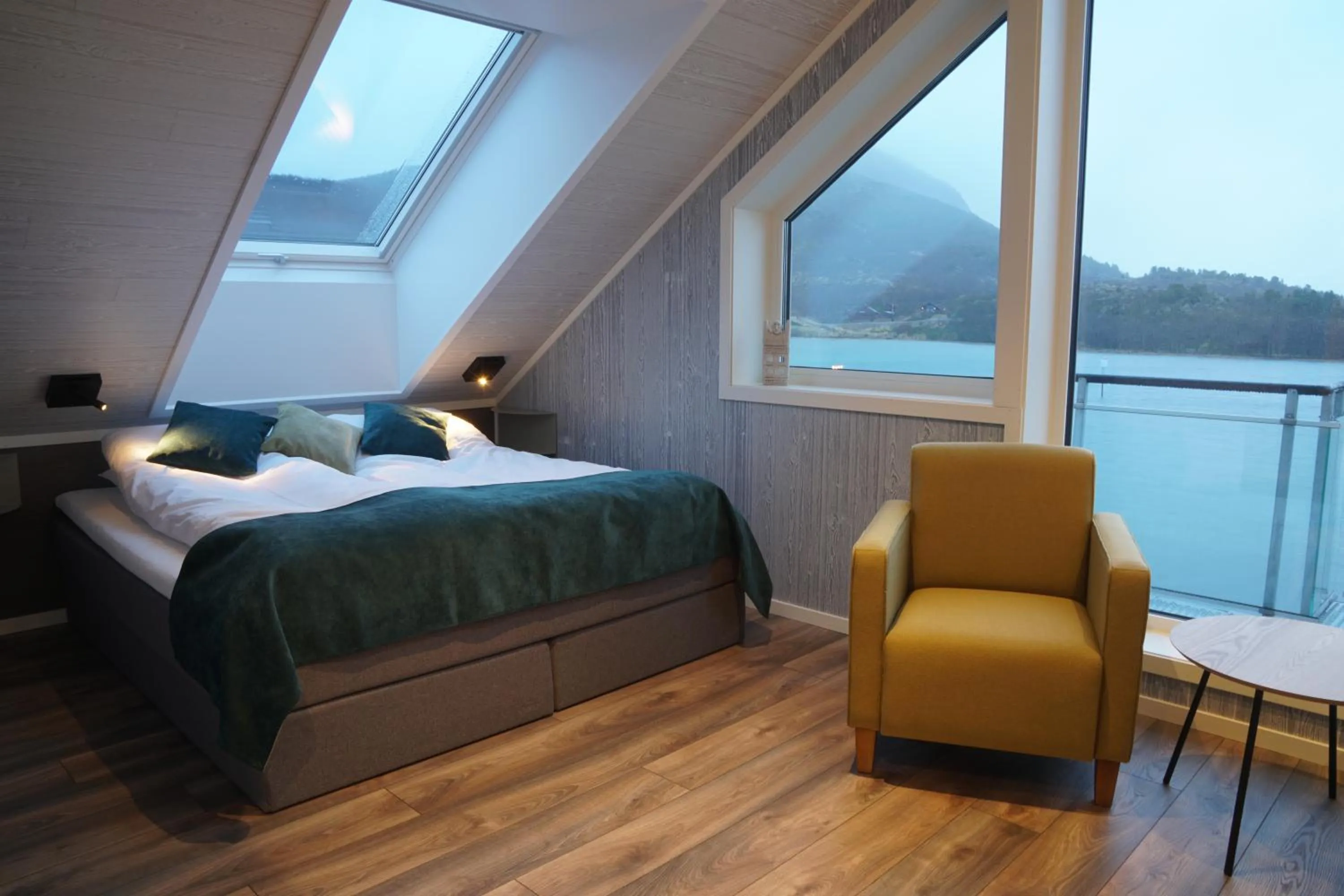 Bed in Senja Fjordhotell and Apartments