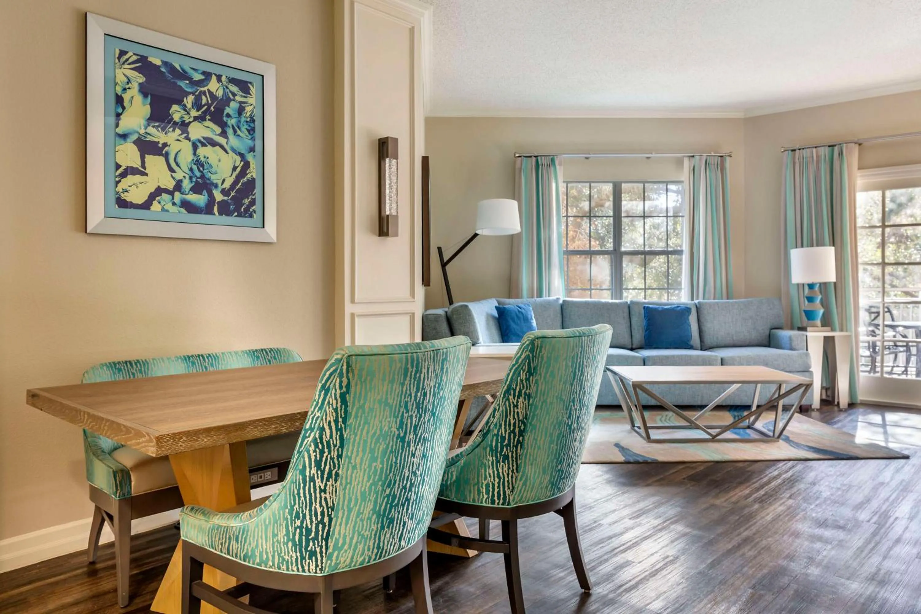 Living room in Hilton Grand Vacations Club SeaWorld Orlando