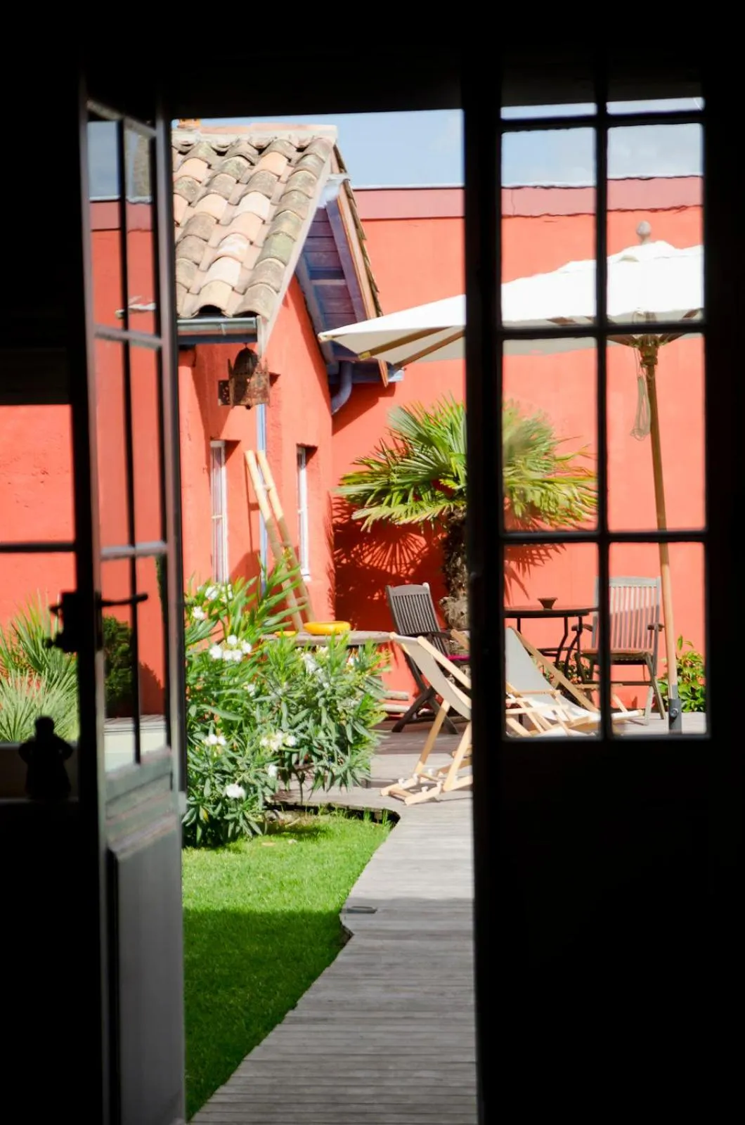 Garden in La Ferrade Chambres d'Hôtes B&B