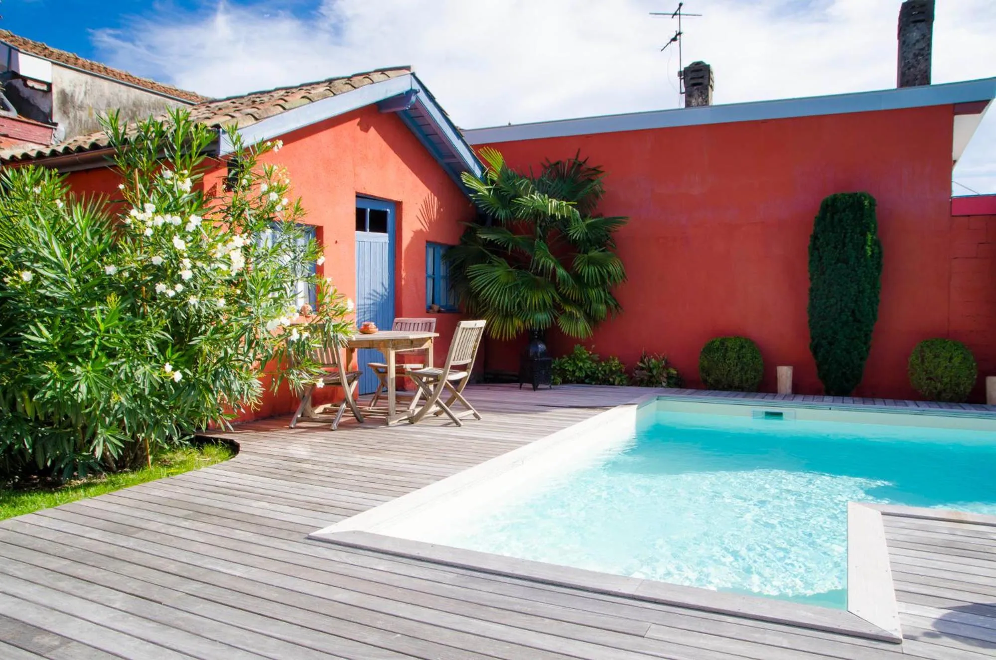 Patio in La Ferrade Chambres d'Hôtes B&B