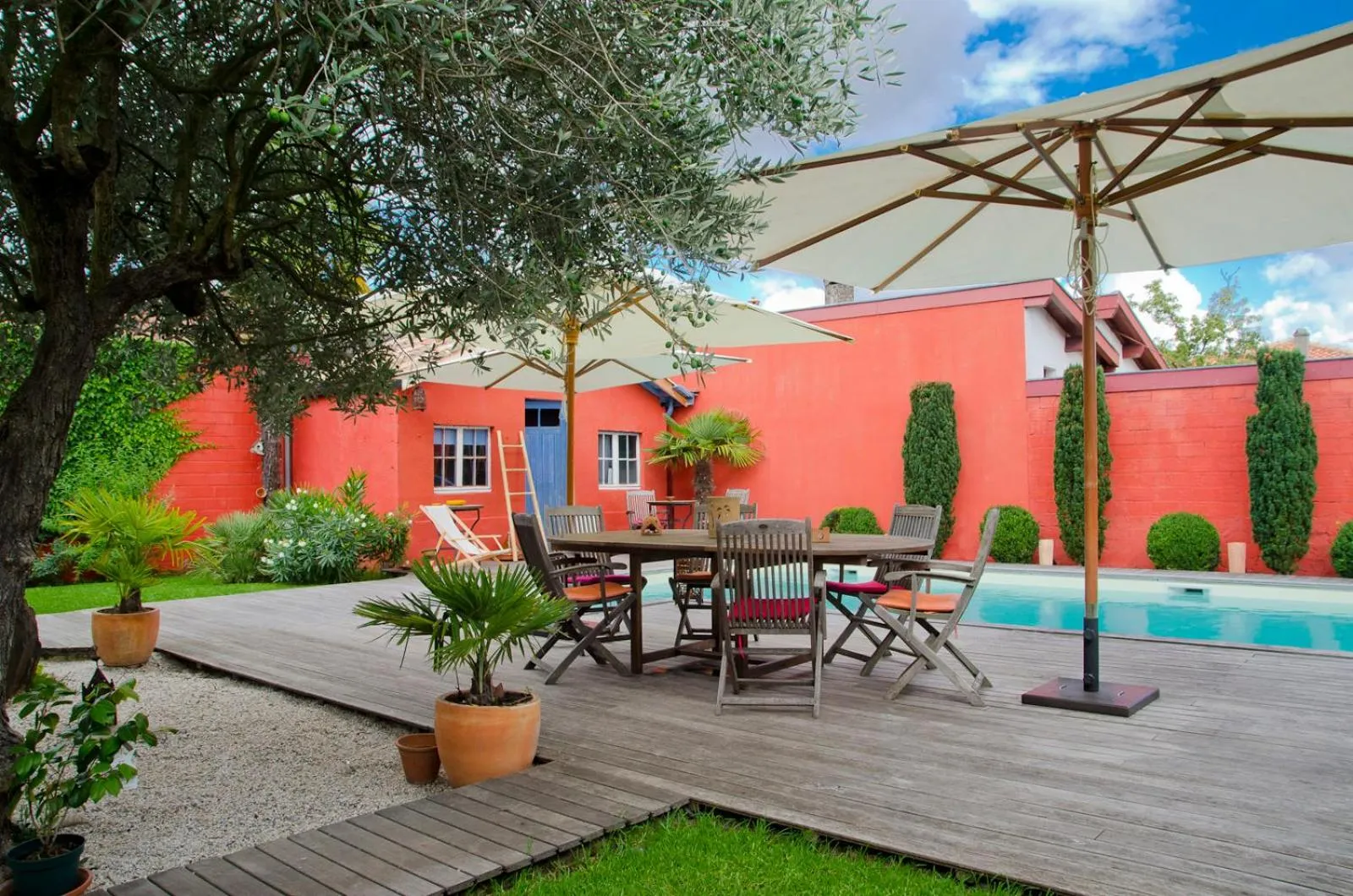 Property building in La Ferrade Chambres d'Hôtes B&B