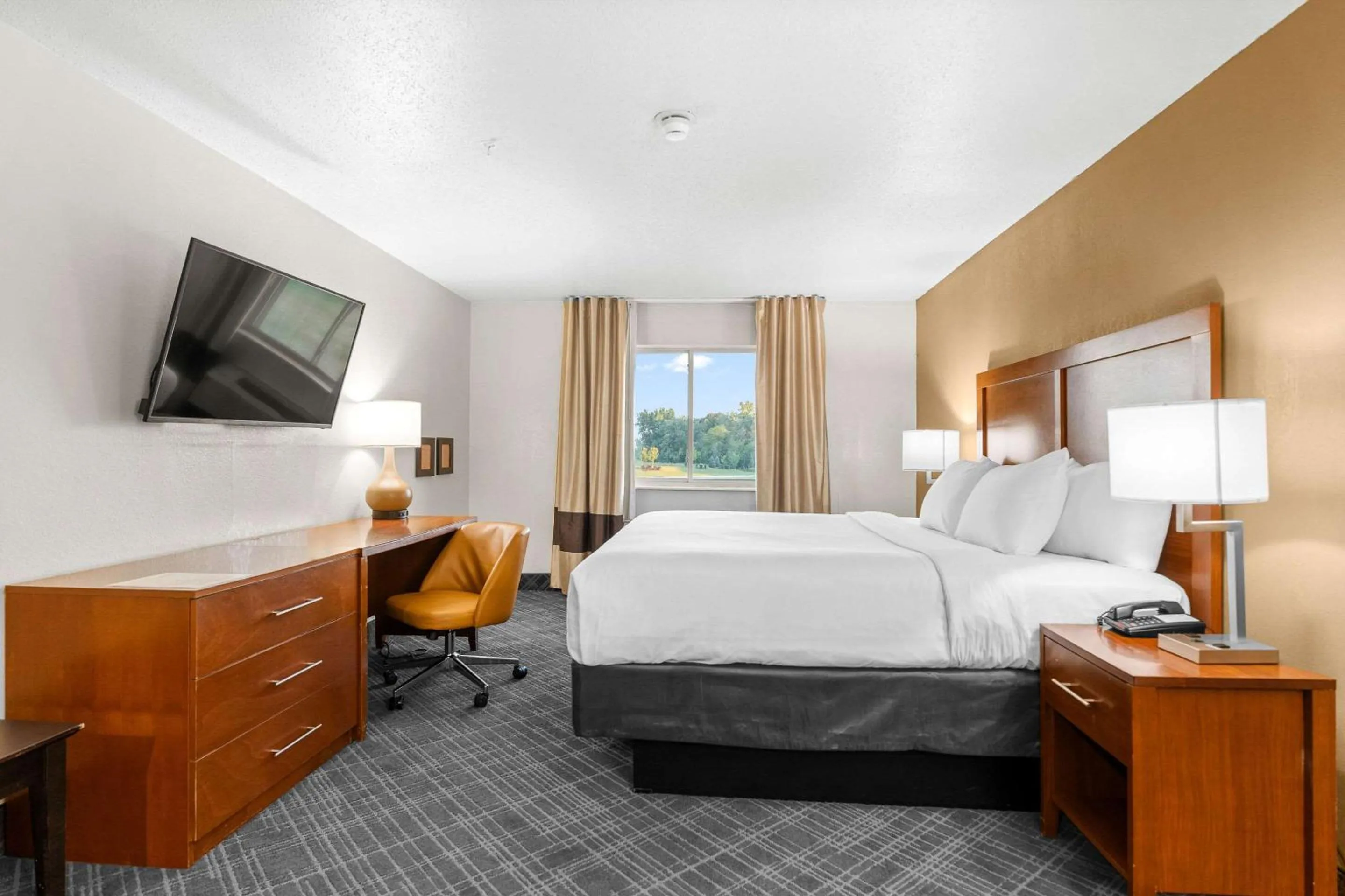 Bedroom, Bed in Comfort Inn Hobart-Merrillville I-65