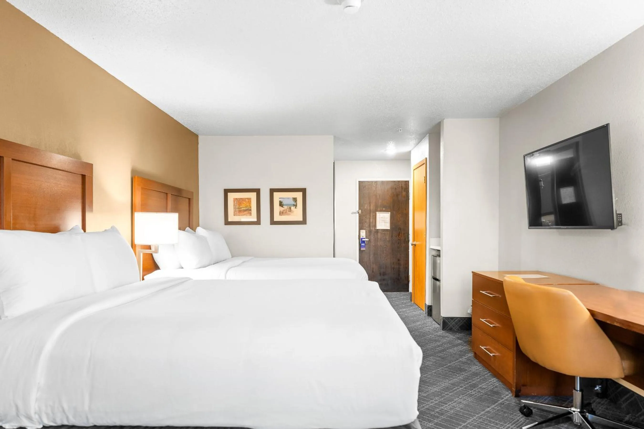 TV and multimedia, Bed in Comfort Inn Hobart-Merrillville I-65