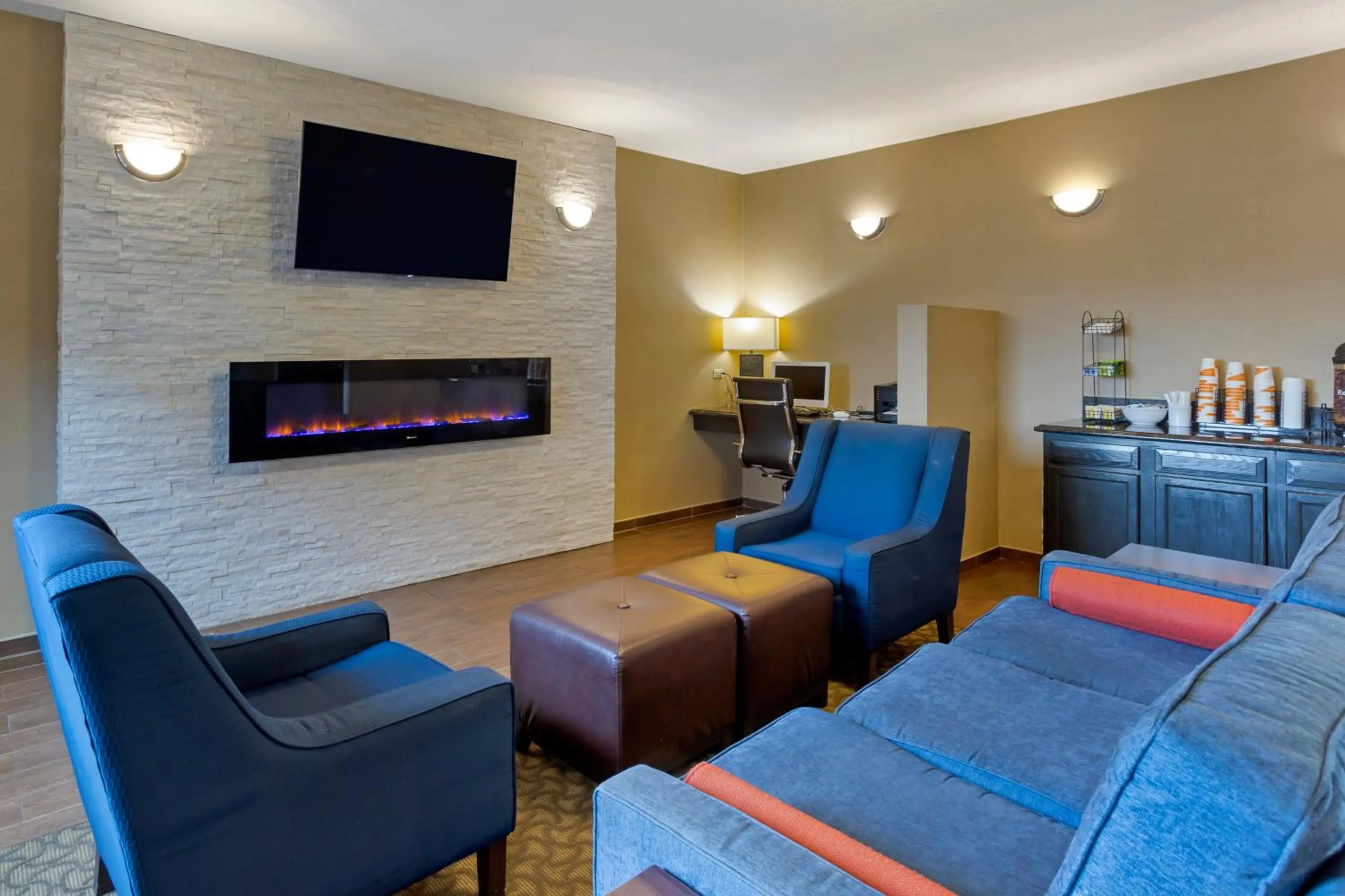 Lobby or reception in Comfort Inn Hobart-Merrillville I-65