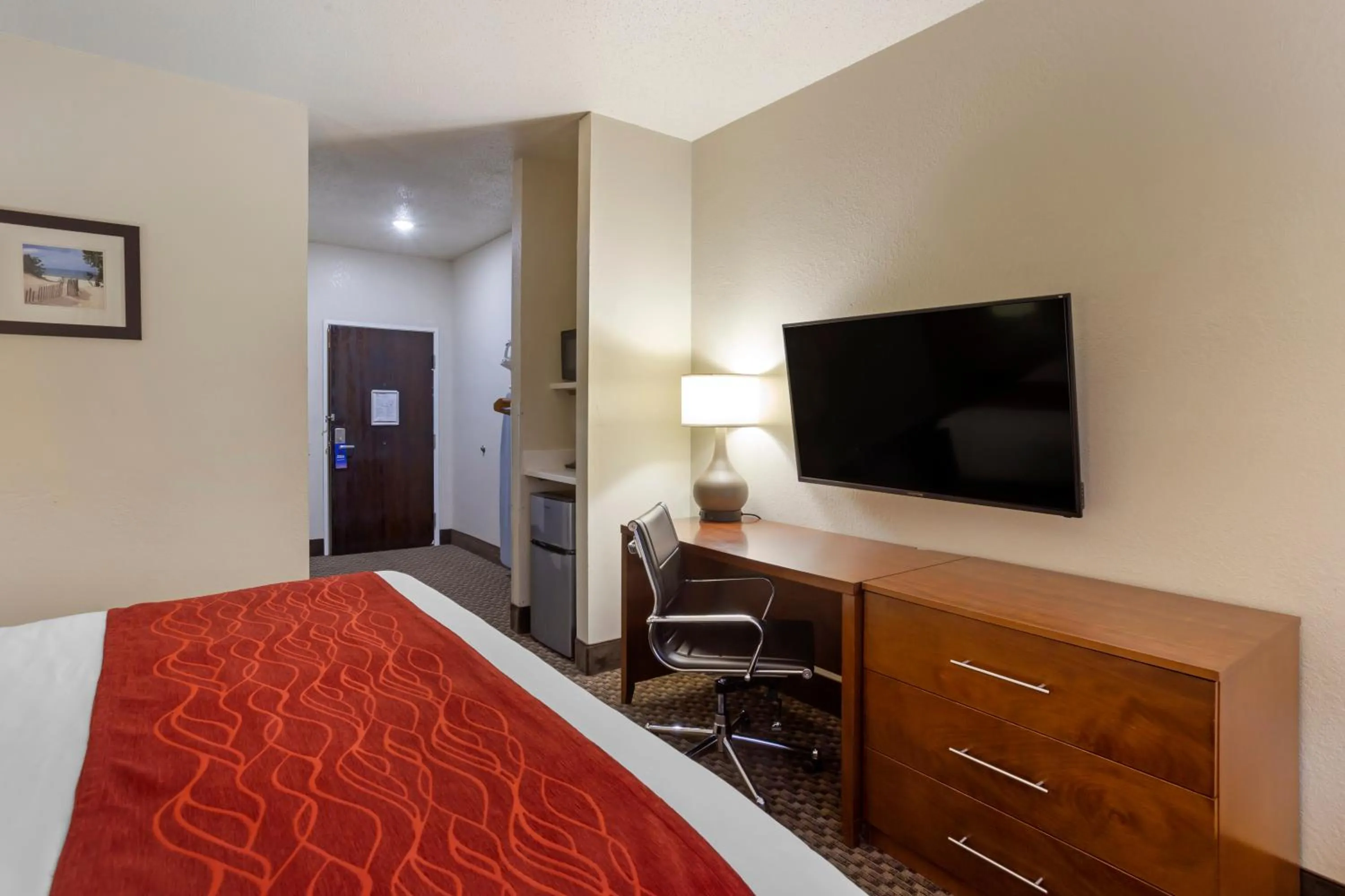 Bed in Comfort Inn Hobart-Merrillville I-65