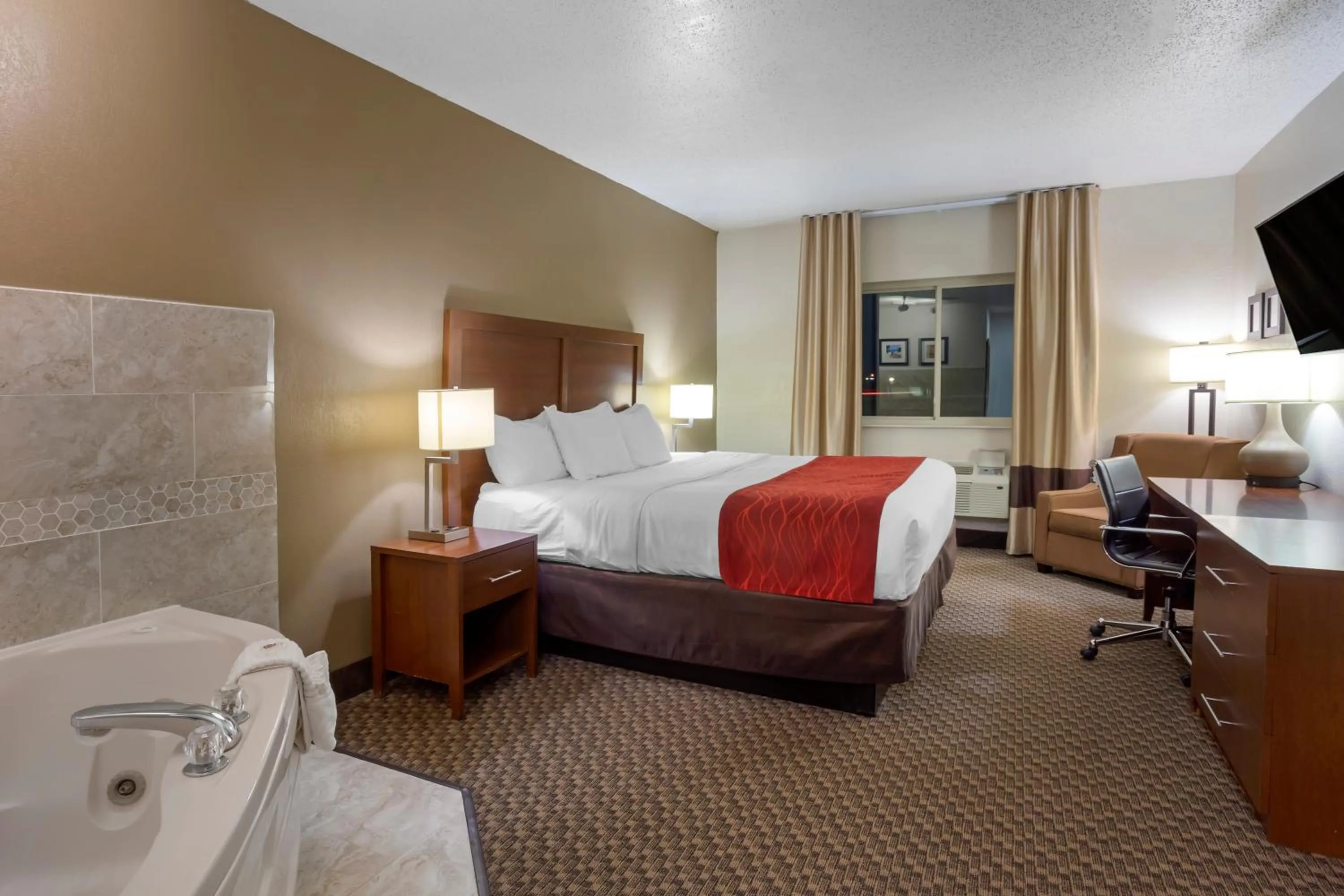 Photo of the whole room, Bed in Comfort Inn Hobart-Merrillville I-65