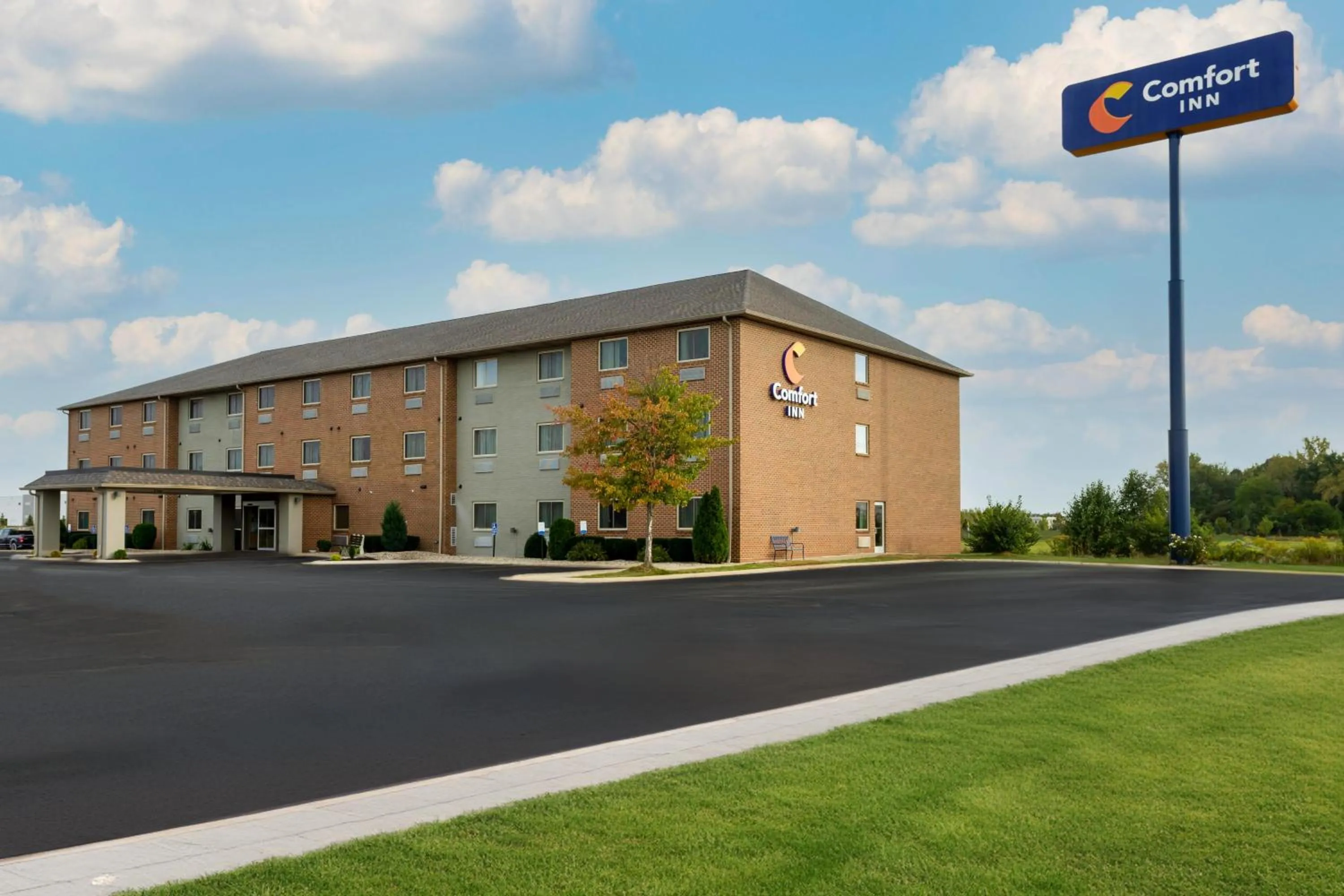 Property building in Comfort Inn Hobart-Merrillville I-65