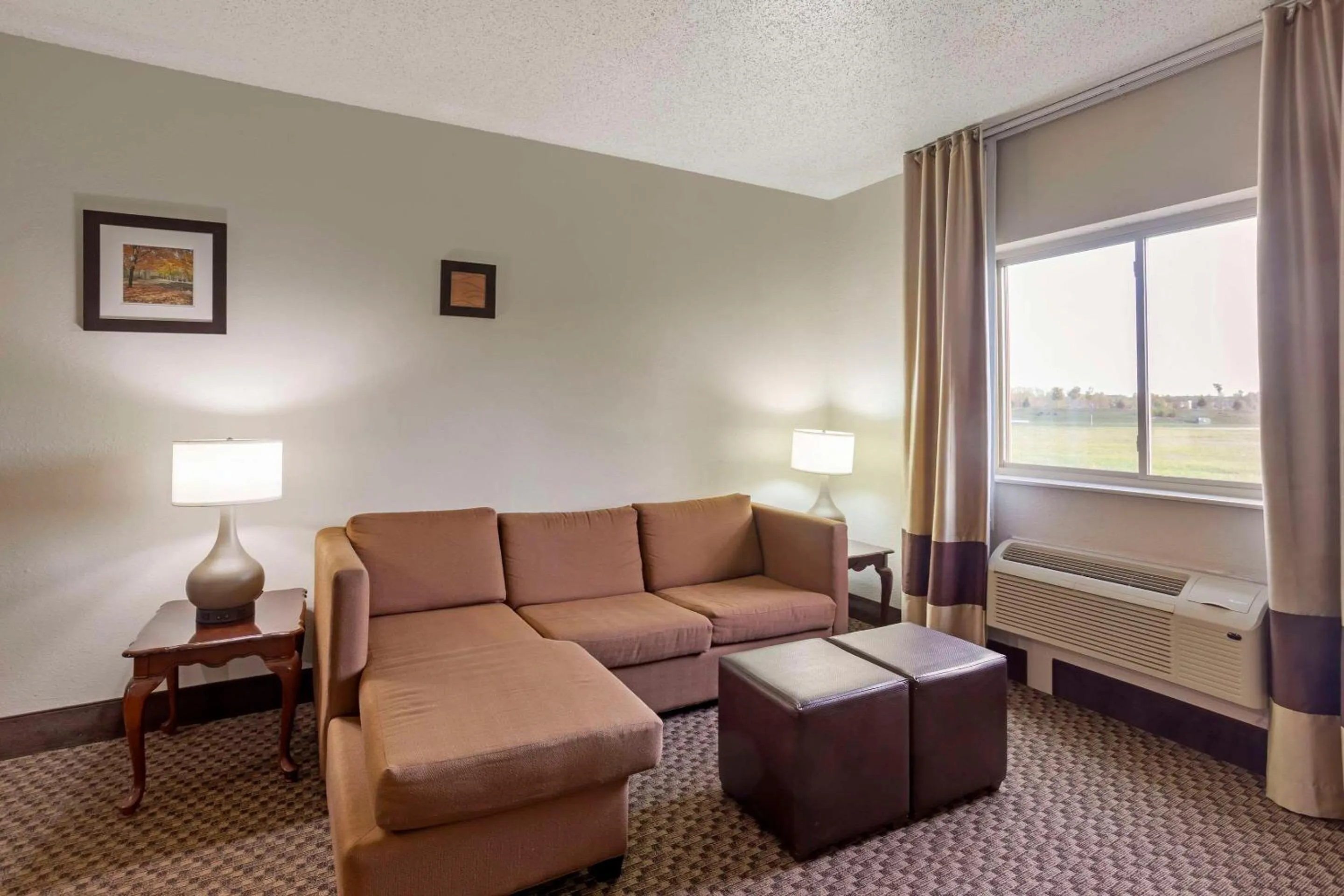 Living room in Comfort Inn Hobart-Merrillville I-65