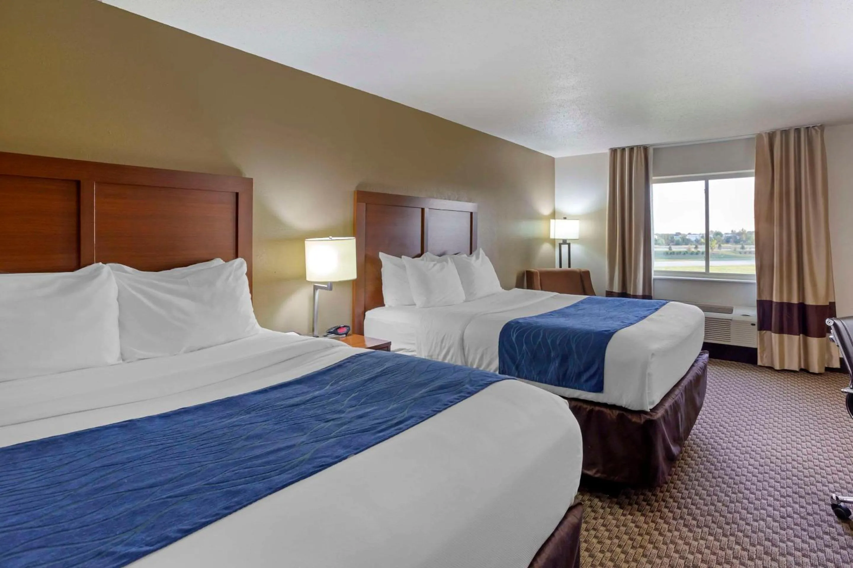 Bedroom, Bed in Comfort Inn Hobart-Merrillville I-65