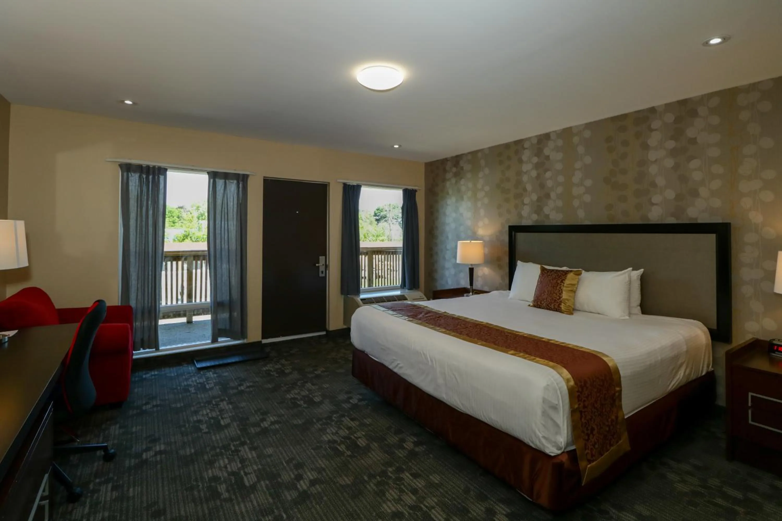 Bed in Ramada by Wyndham Jackson's Point