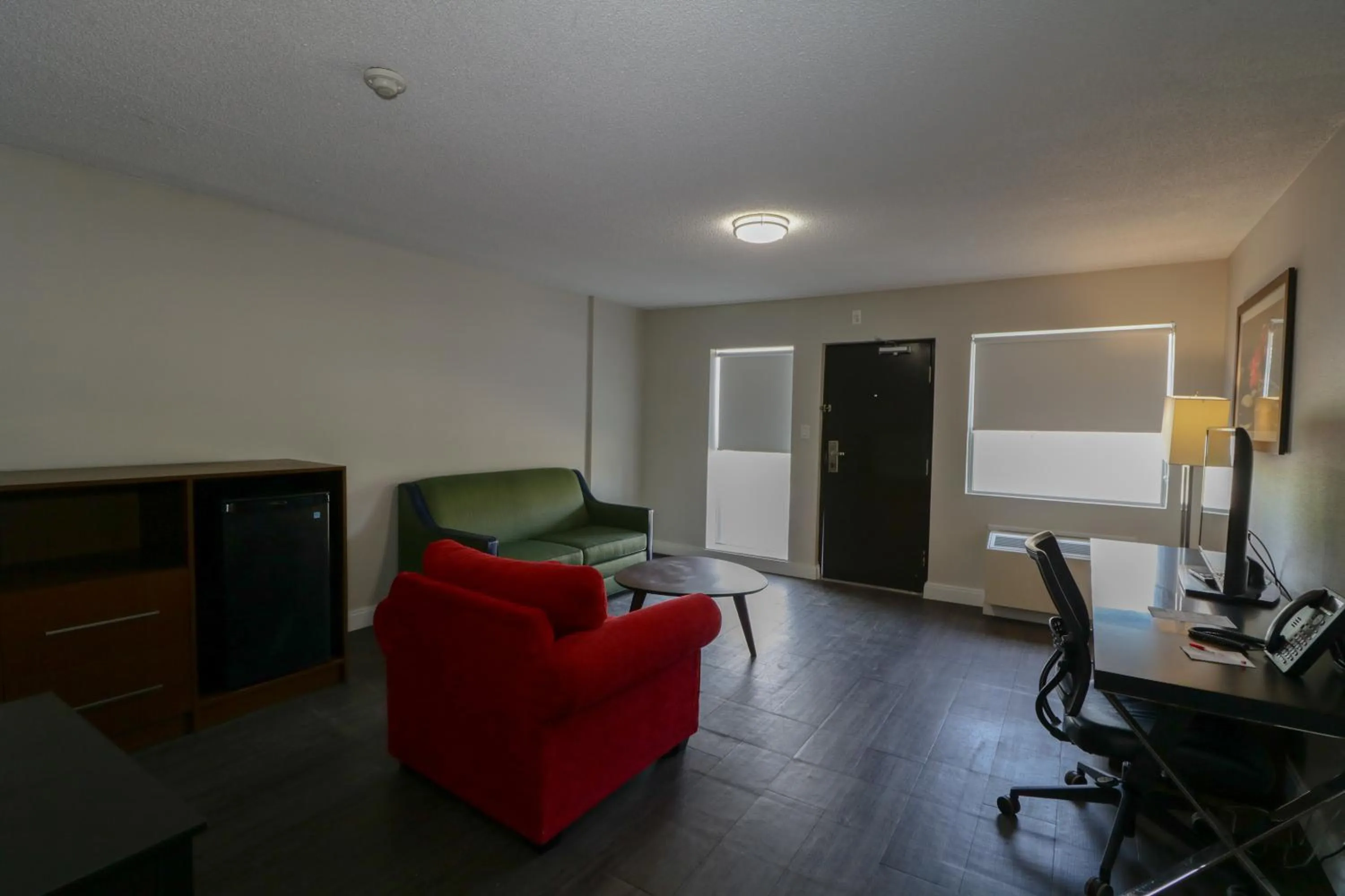 Living room in Ramada by Wyndham Jackson's Point