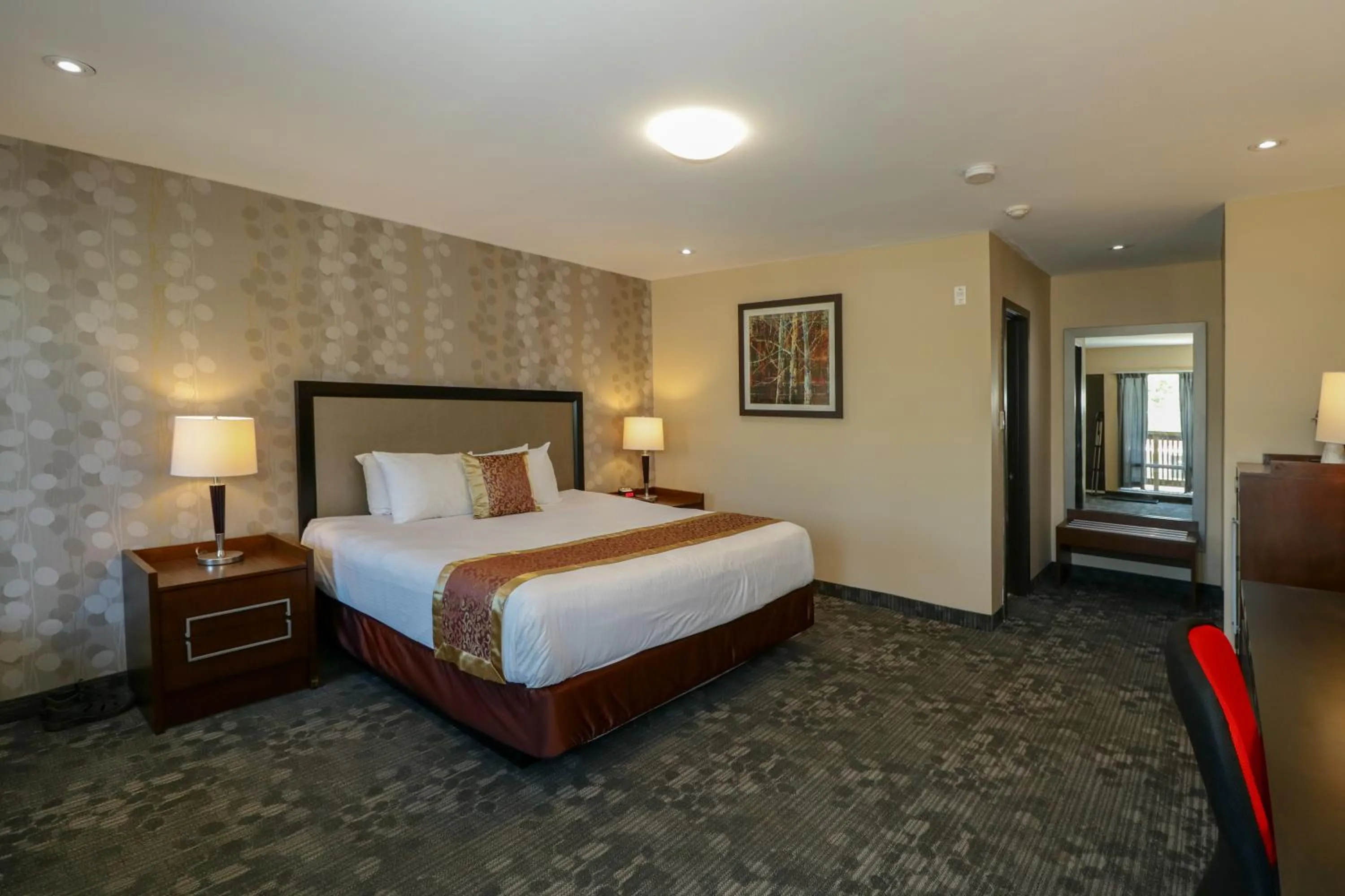 Bedroom, Bed in Ramada by Wyndham Jackson's Point
