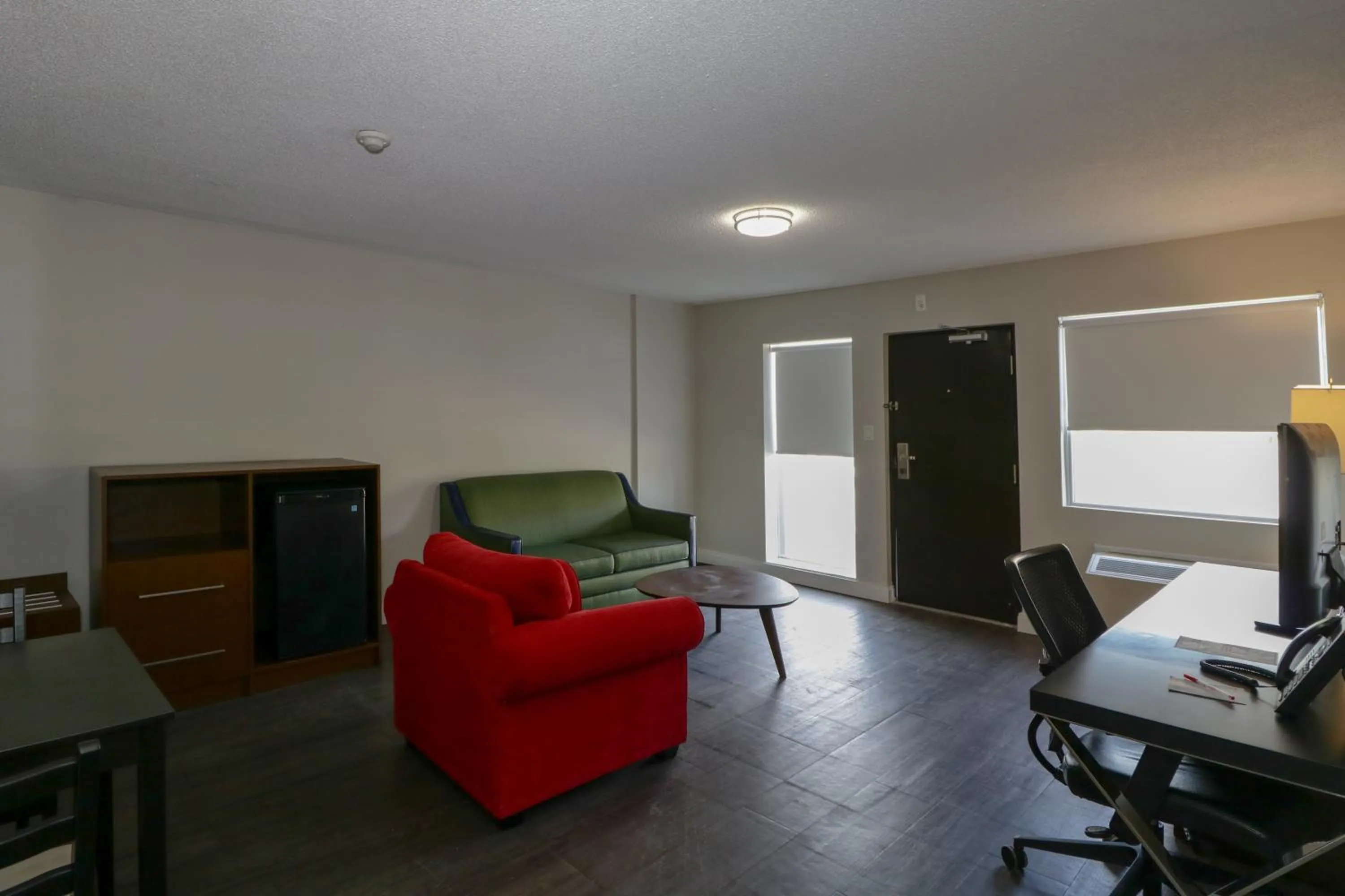 Living room in Ramada by Wyndham Jackson's Point