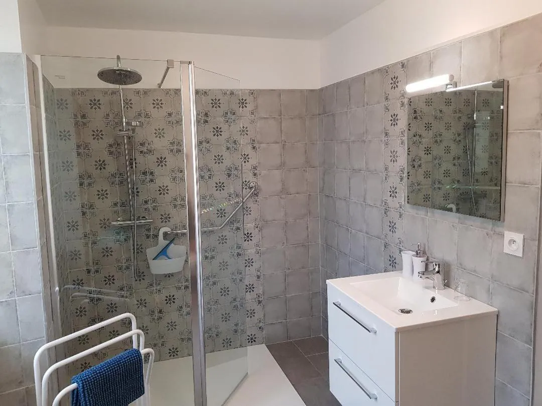 COUR LA DAME chez Béatris et Christophe Janson