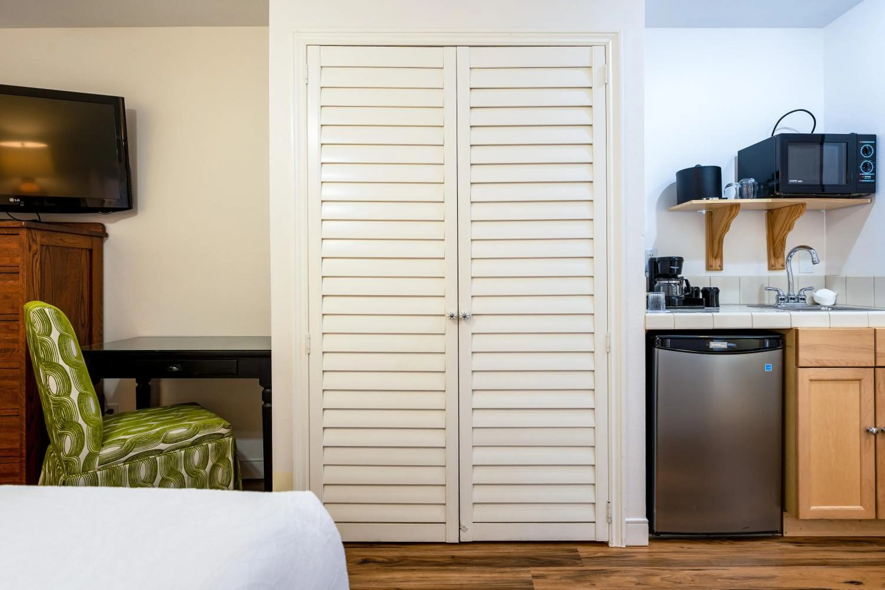 Bedroom, Bed in The Inn on Pine