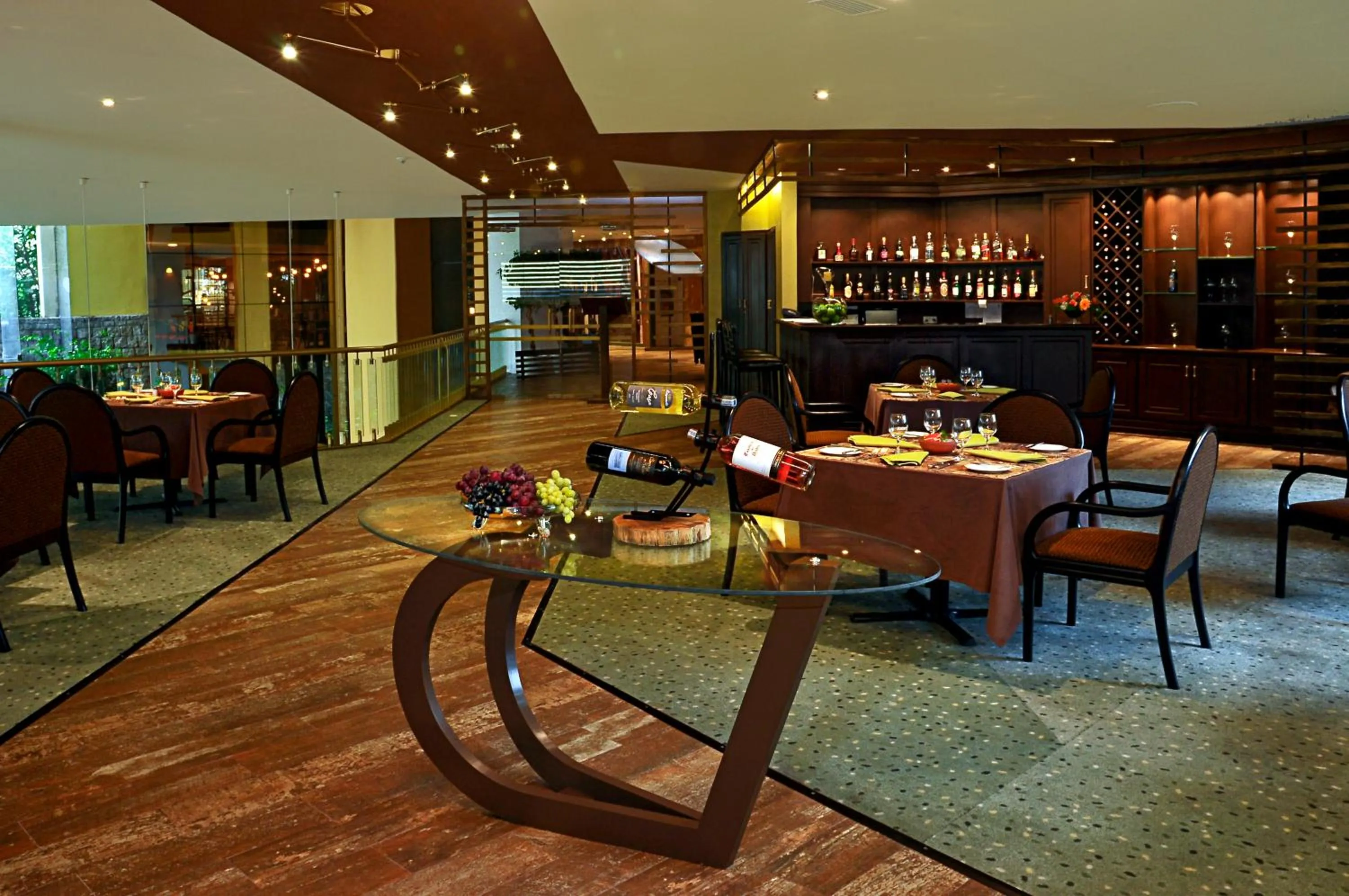 Restaurant/places to eat in Hotel Europa