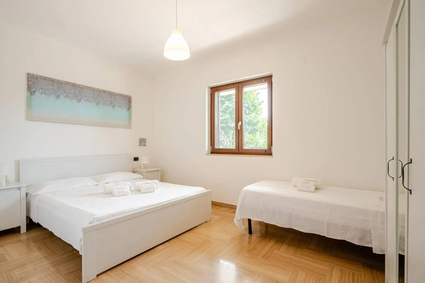 Bedroom, Bed in Massaroom