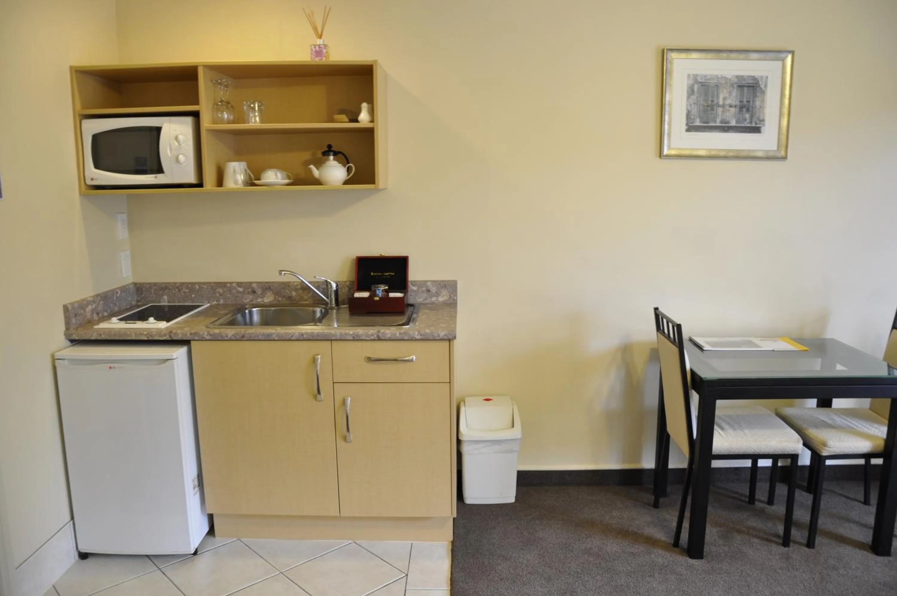 Kitchen or kitchenette in Tuscany Villas Whakatane