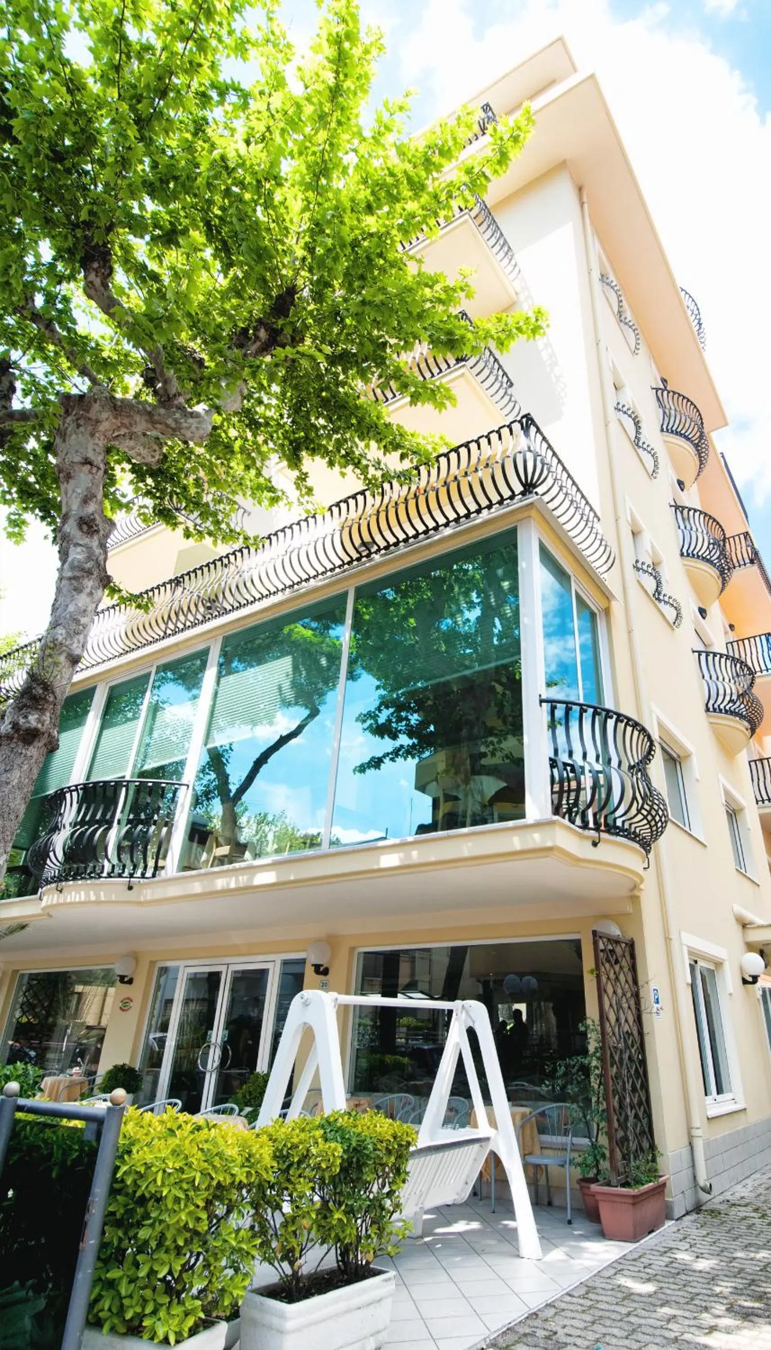 Property building in Hotel Aria di Mare Bed & Breakfast & Beach in centro a Riccione