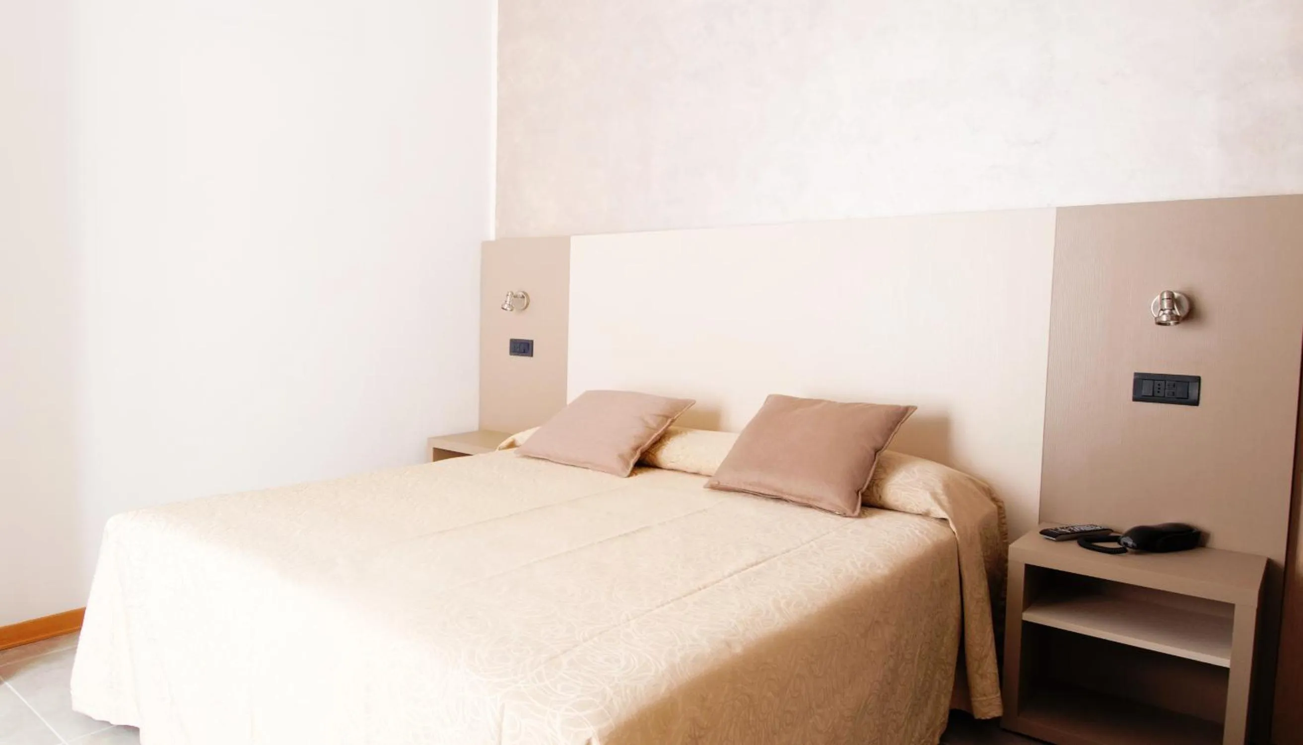 Bed in Hotel Aria di Mare Bed & Breakfast & Beach in centro a Riccione