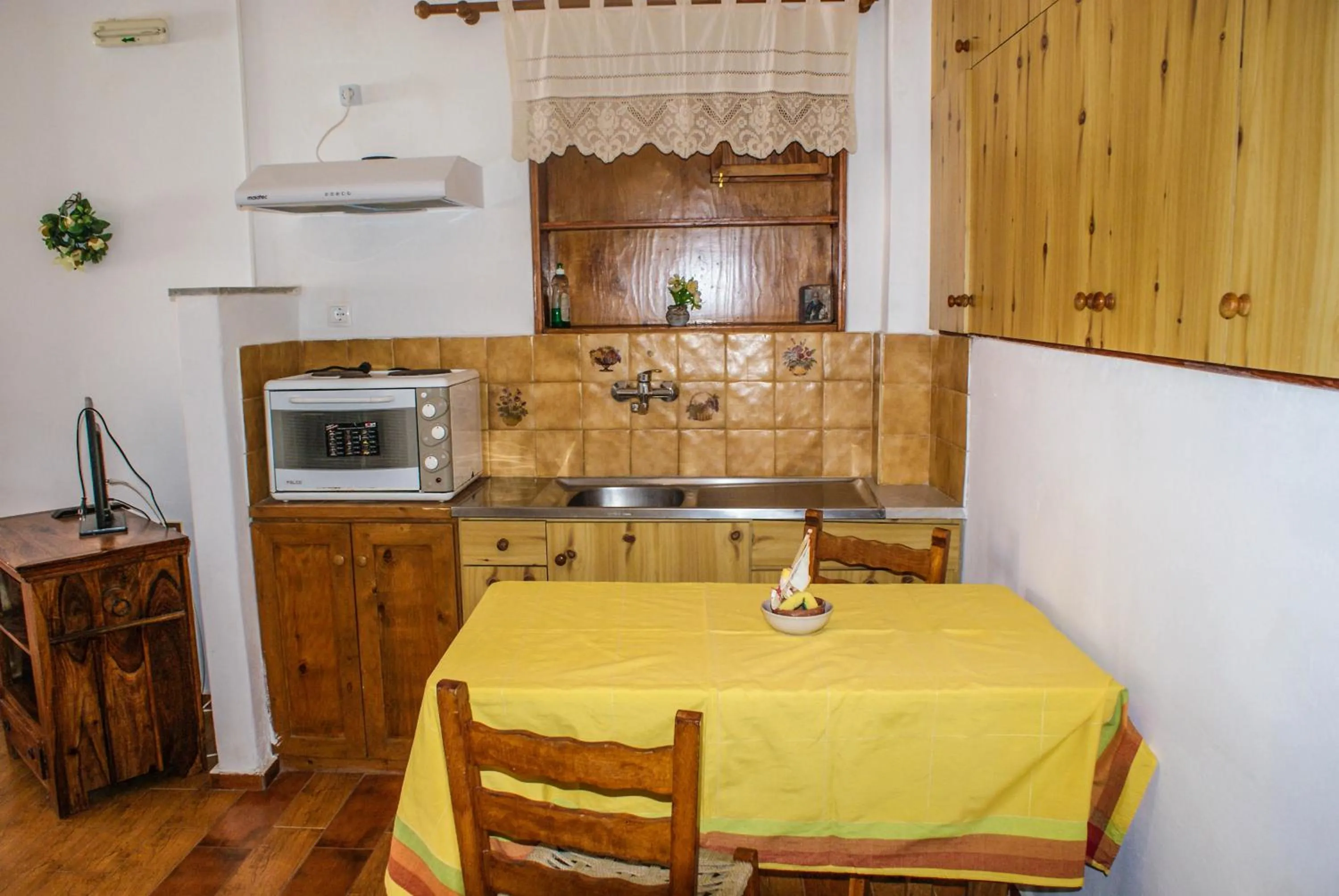 Kitchen or kitchenette in Amorani Studios