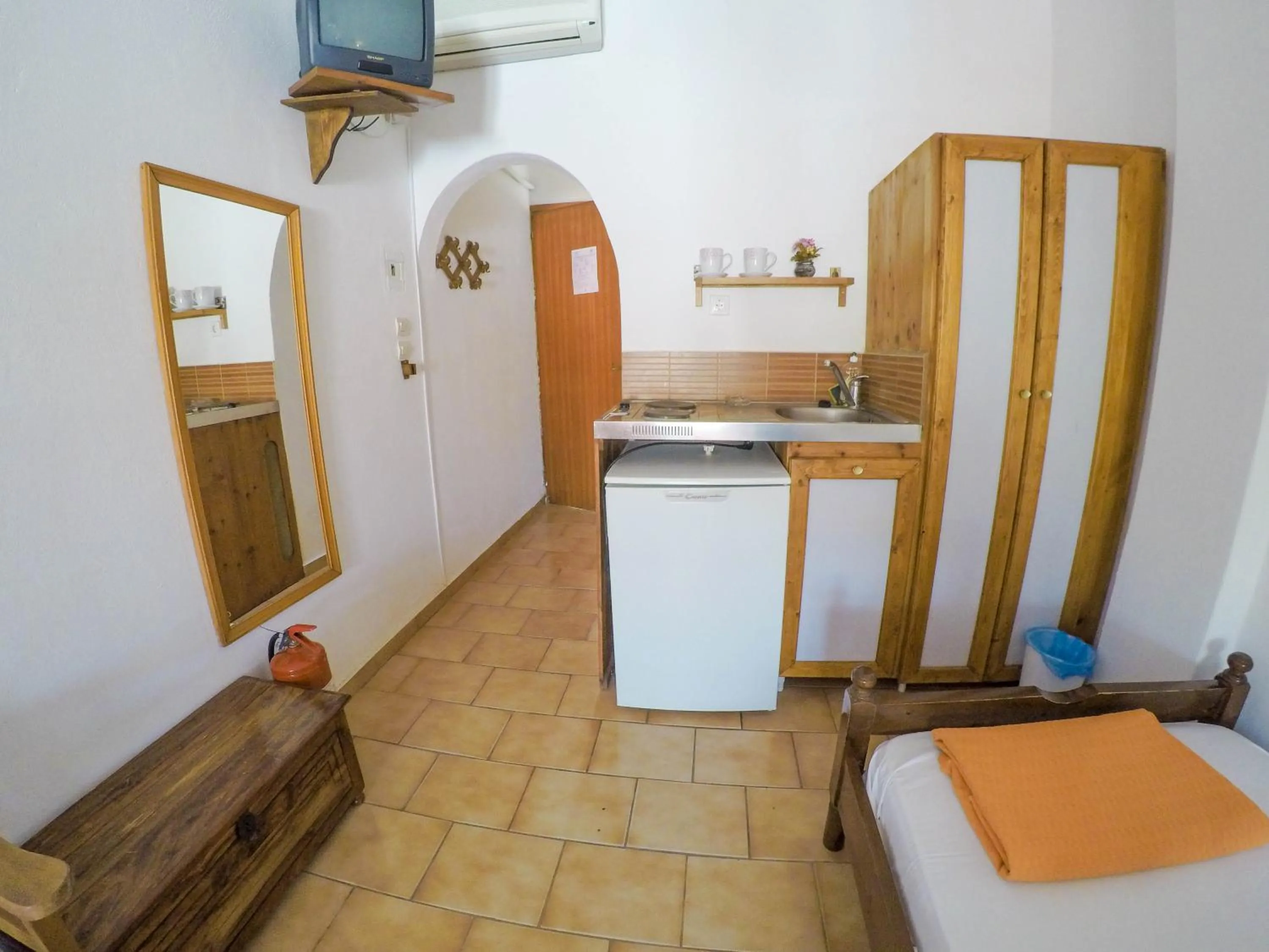 Kitchen or kitchenette in Amorani Studios