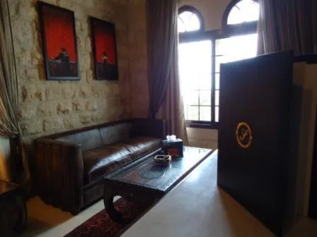 Decorative detail in Siena Hotel