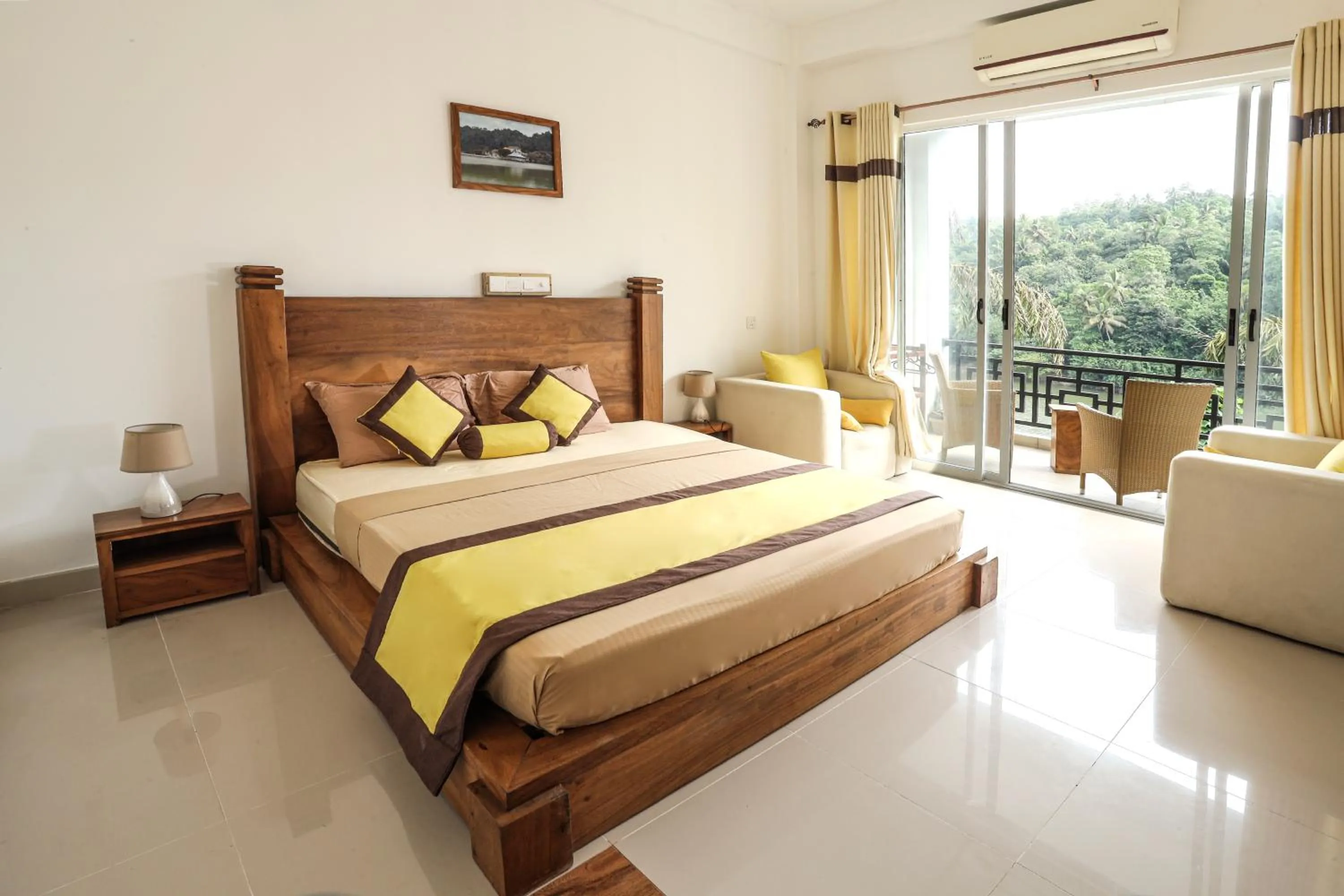 Bed in Kandy Rivers Edge Nature Resort