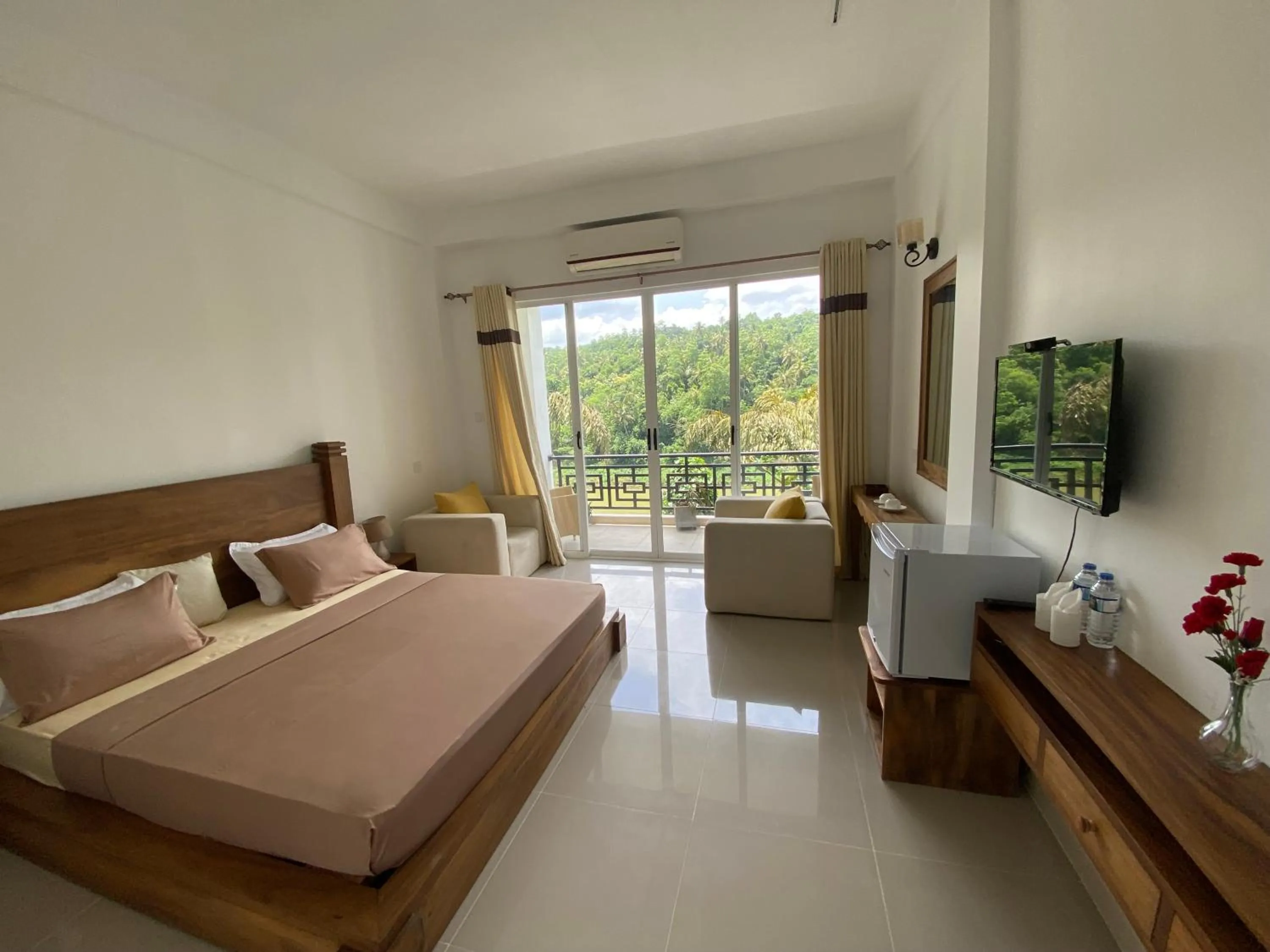 Bed in Kandy Rivers Edge Nature Resort