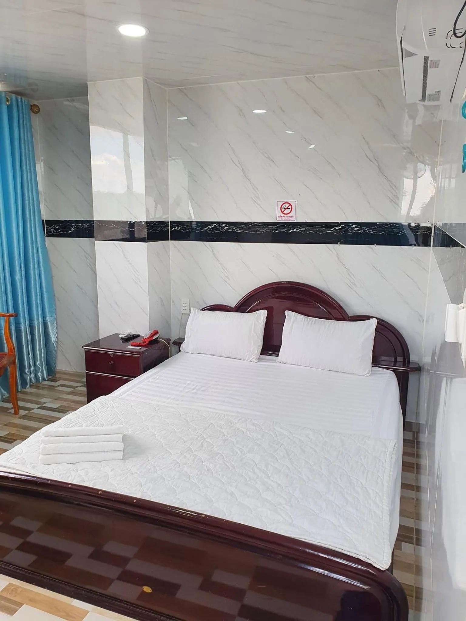 Bedroom, Bed in Thanh Lan Hotel