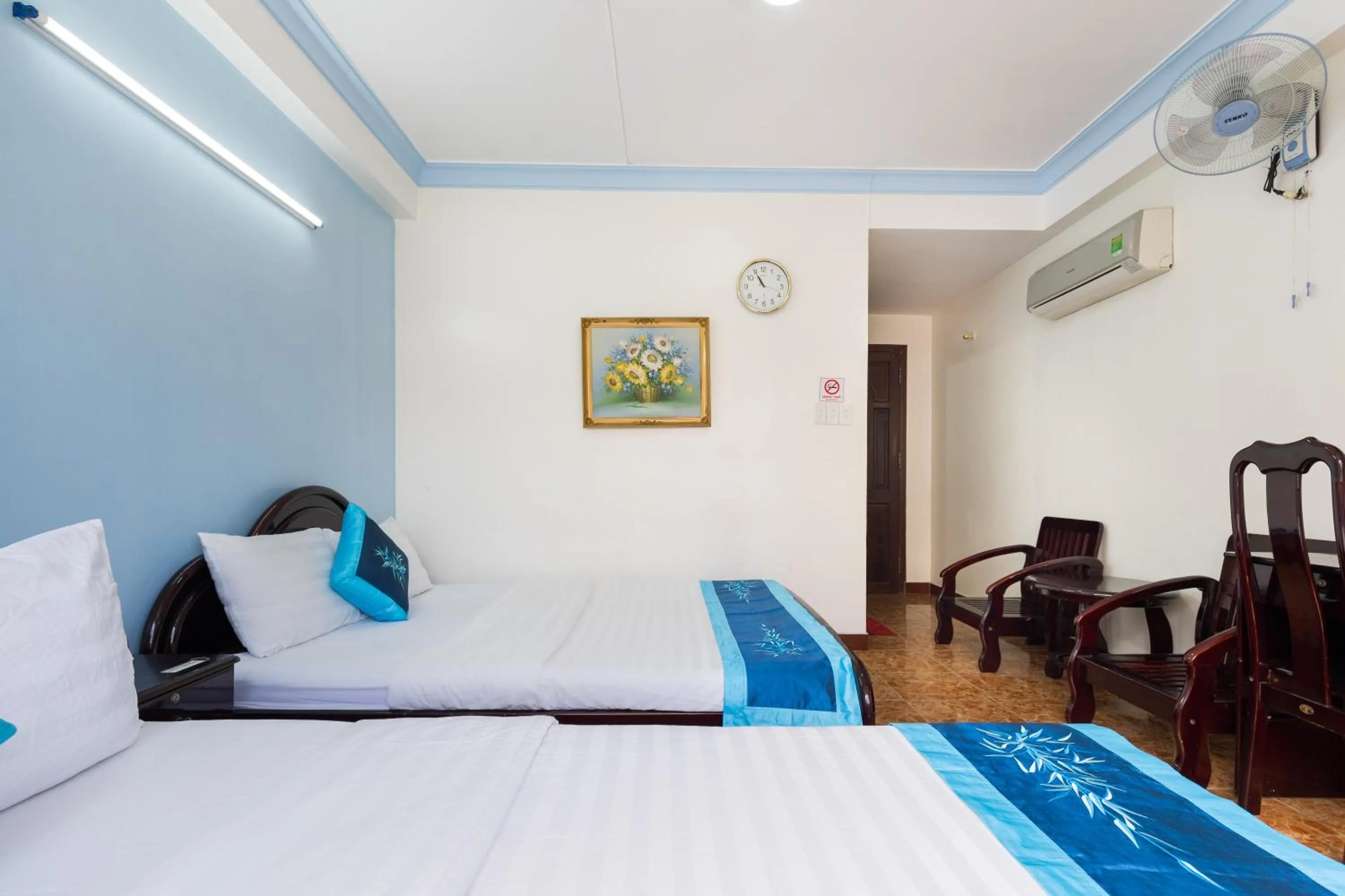Photo of the whole room, Bed in Thanh Lan Hotel