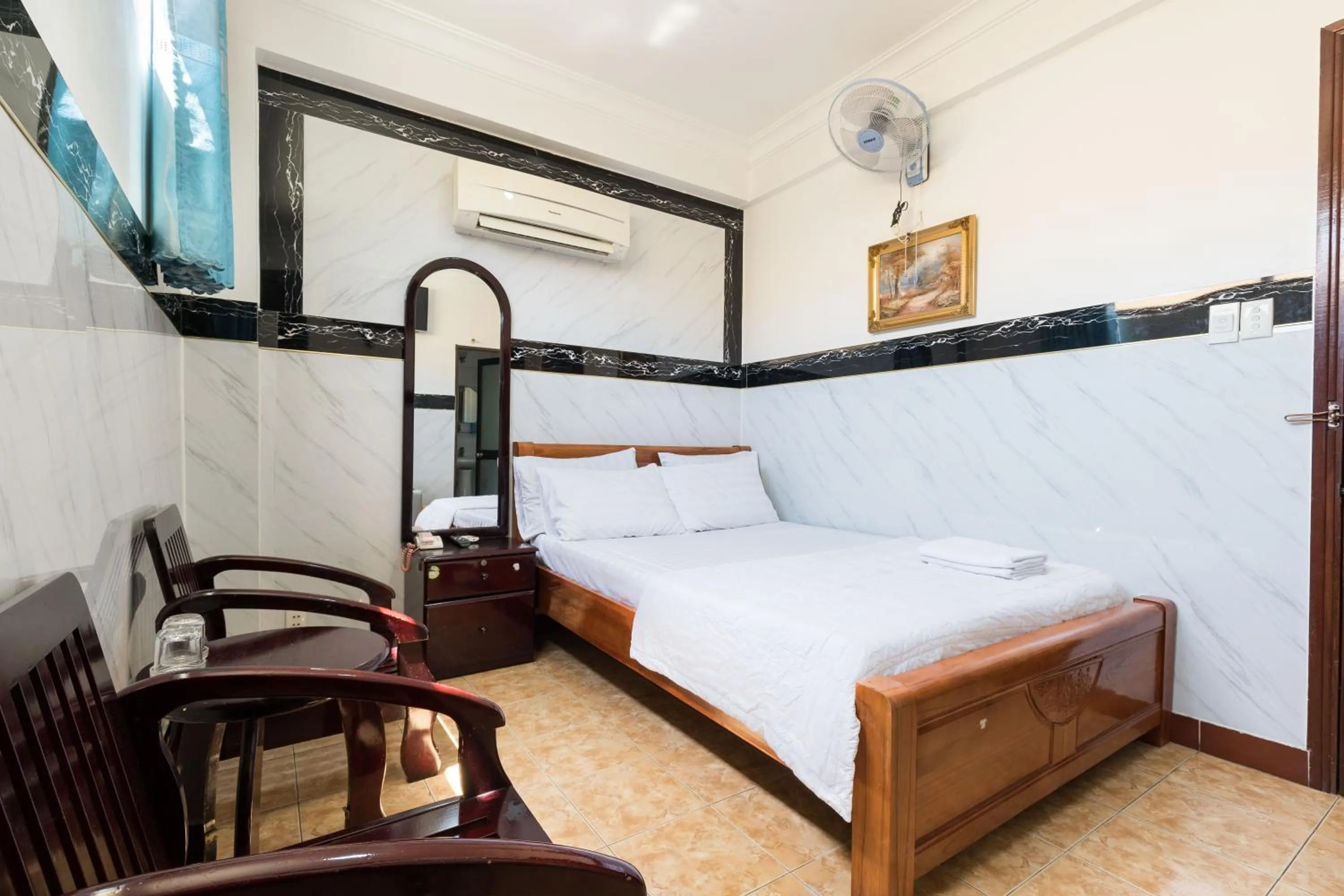 Photo of the whole room, Bed in Thanh Lan Hotel