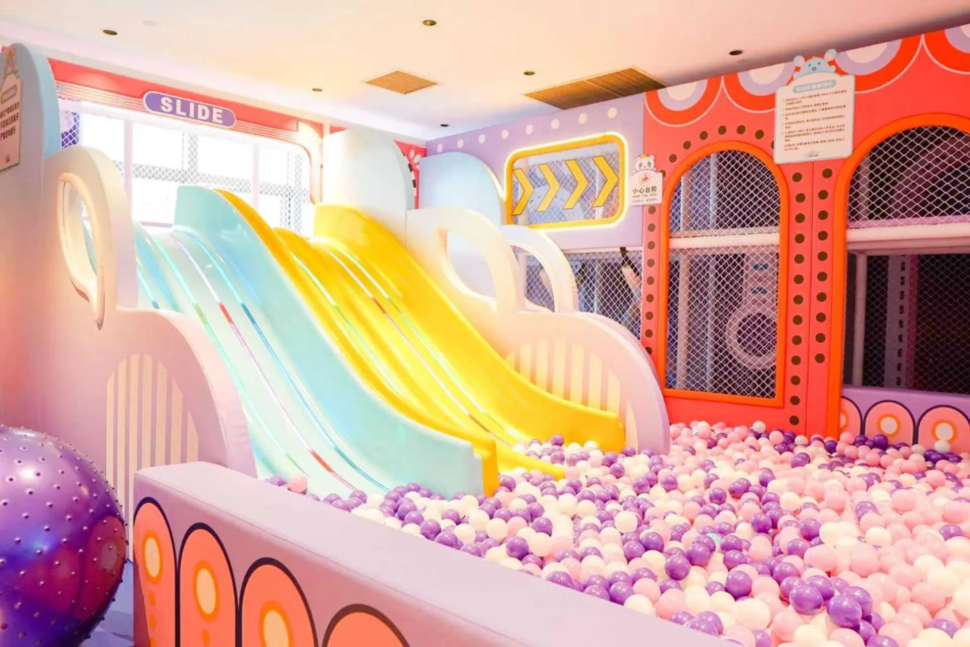 Children play ground in Howard Johnson Tropical Garden Plaza Kunming Chenggong