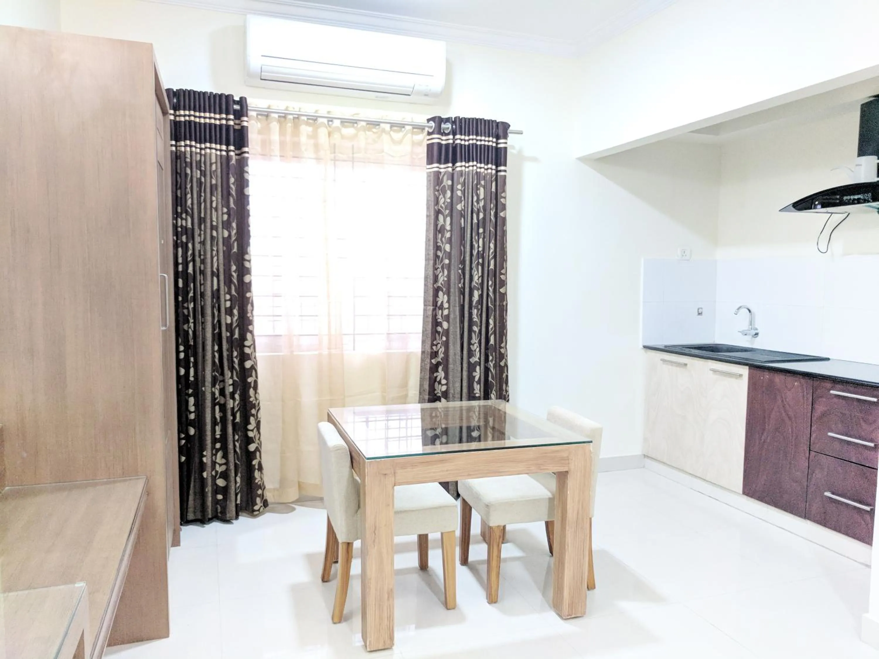 Clyford Suites
