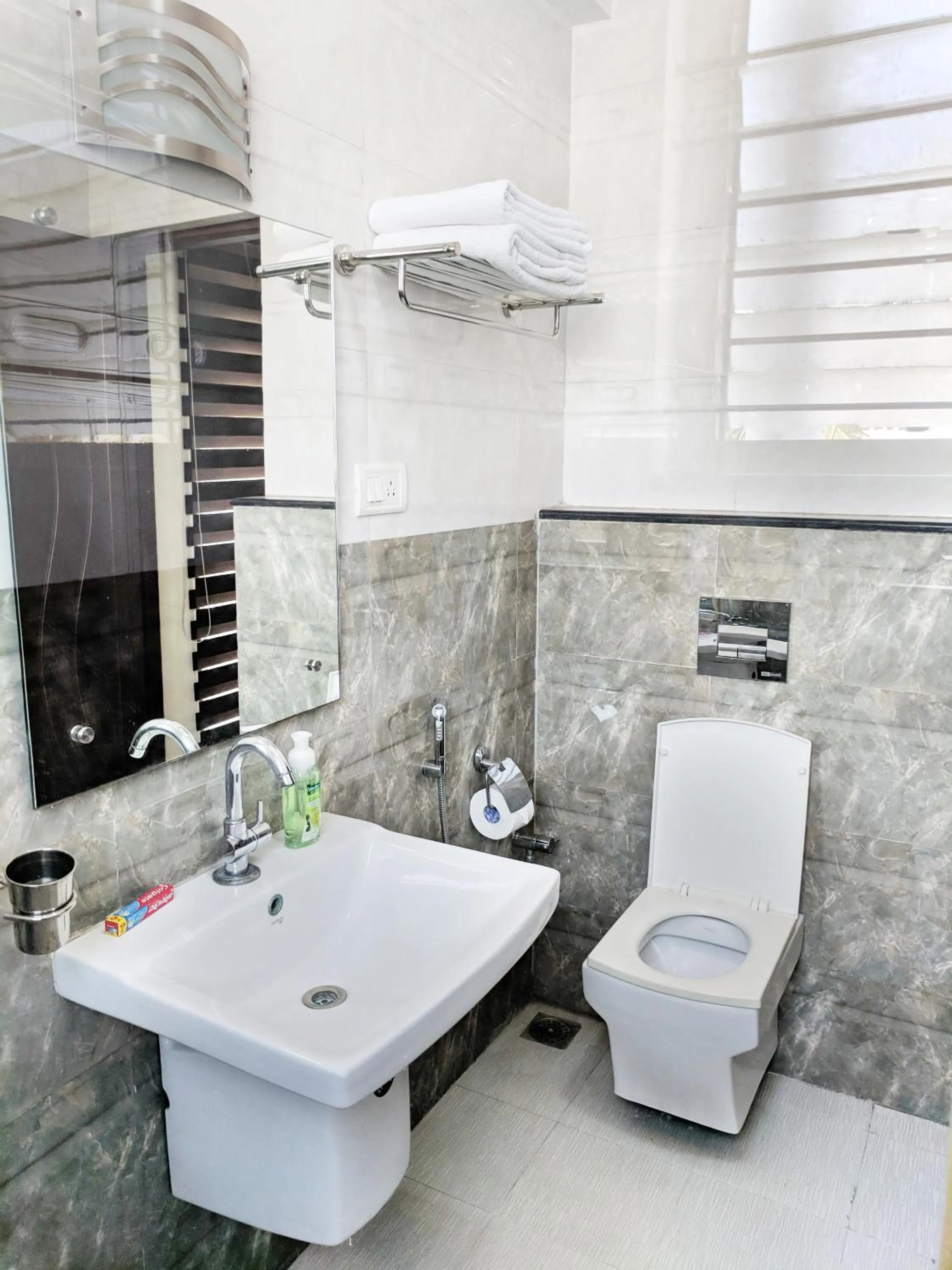 Clyford Suites