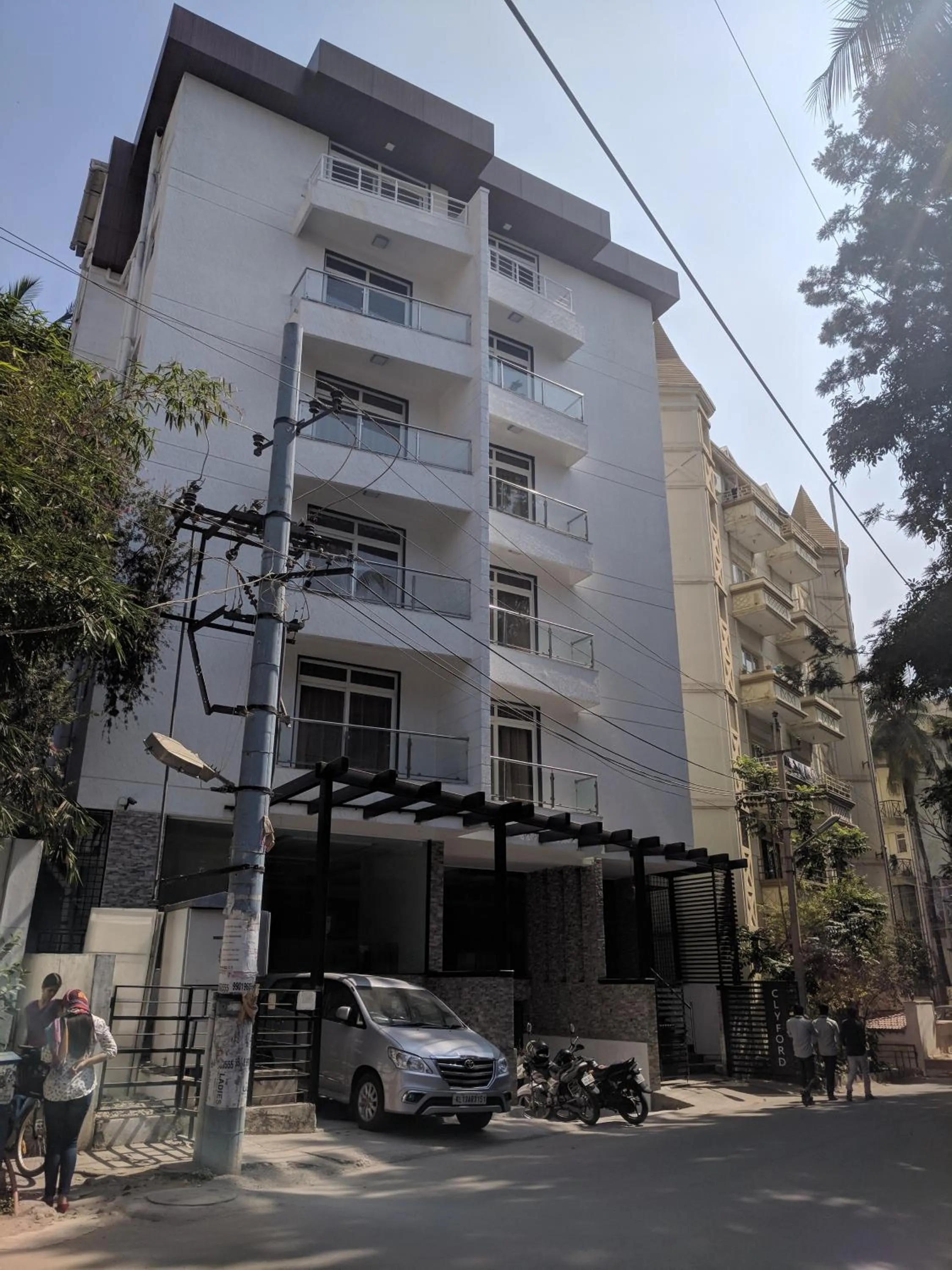 Clyford Suites