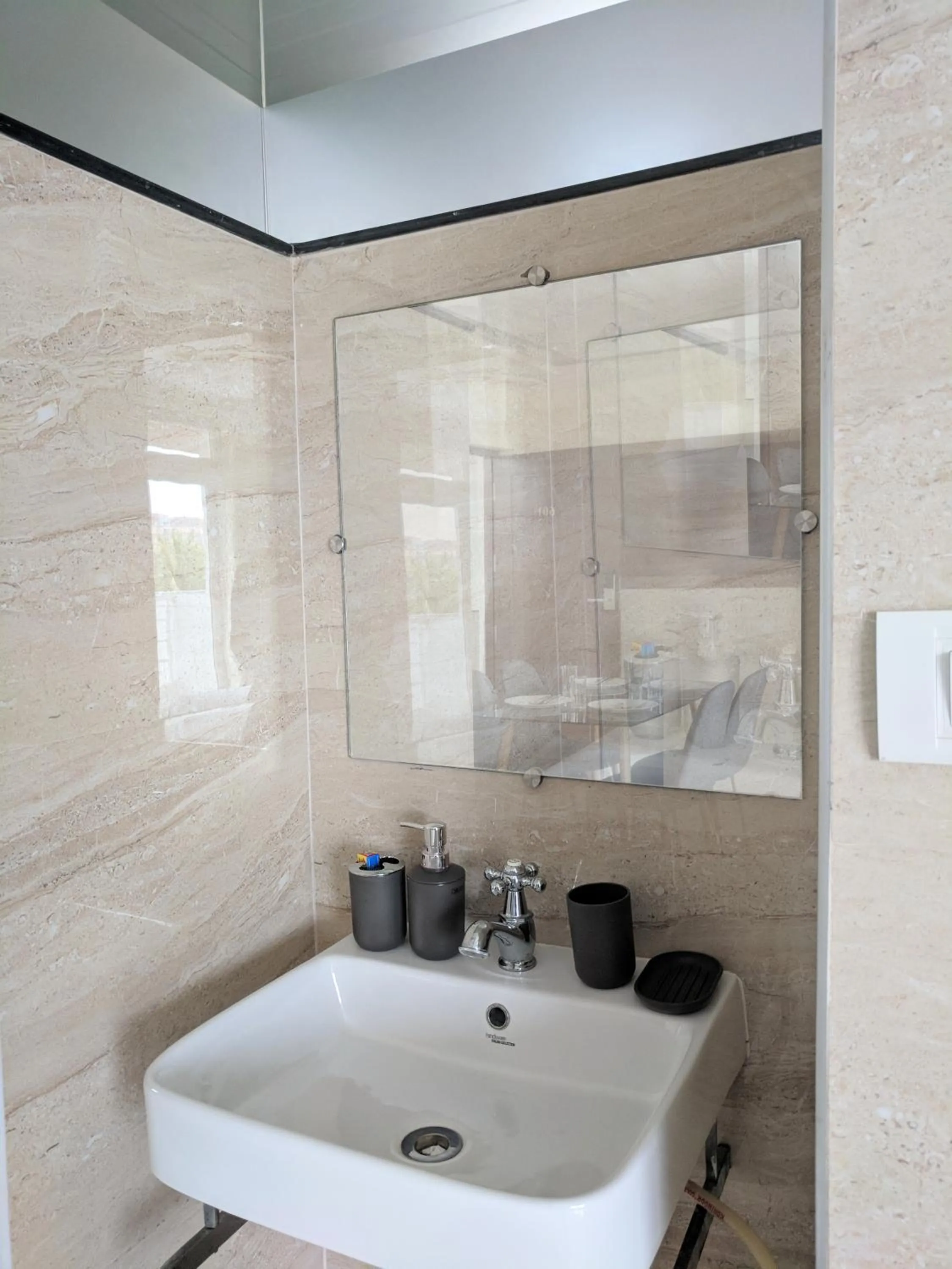 Clyford Suites
