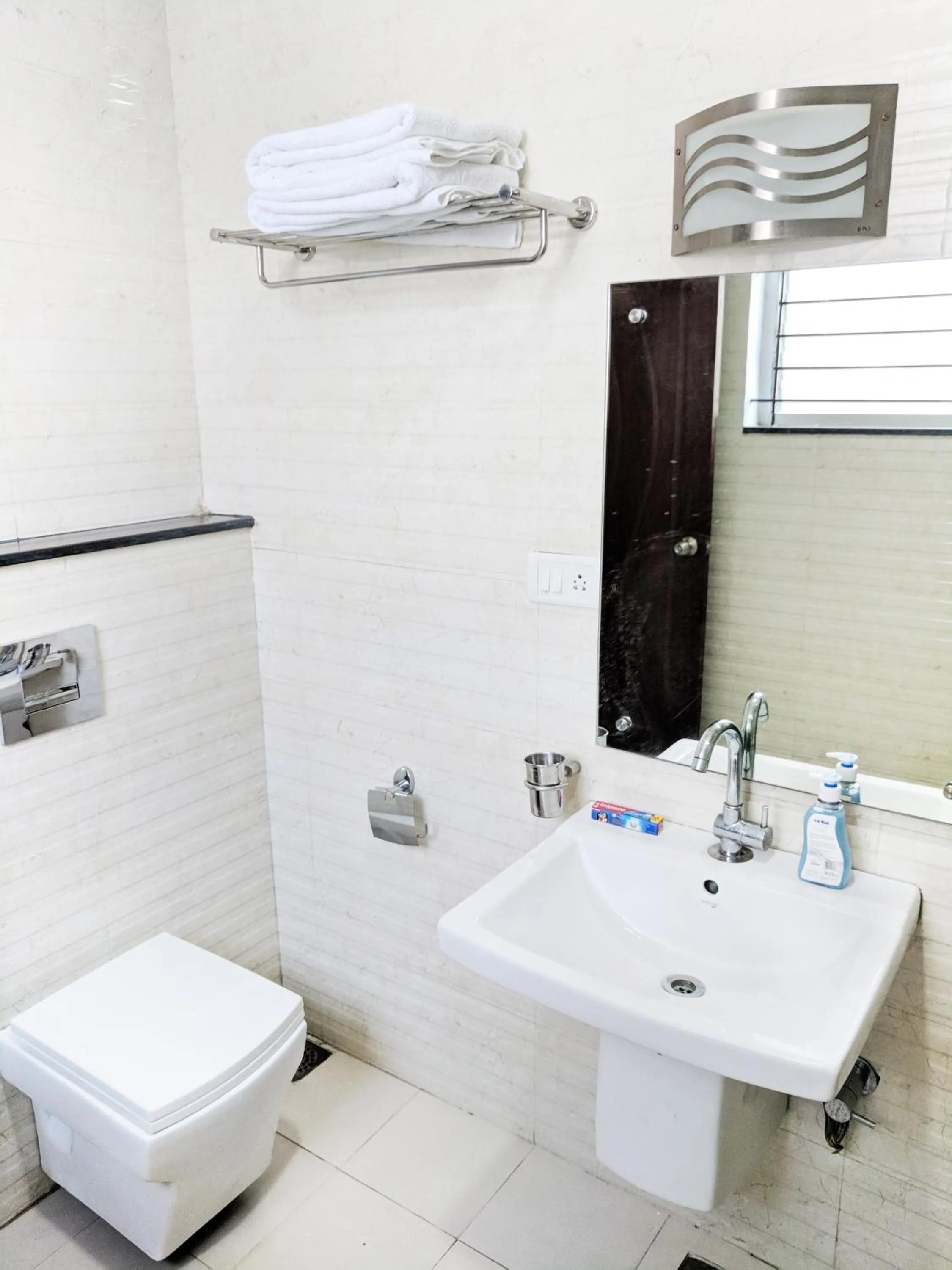 Clyford Suites