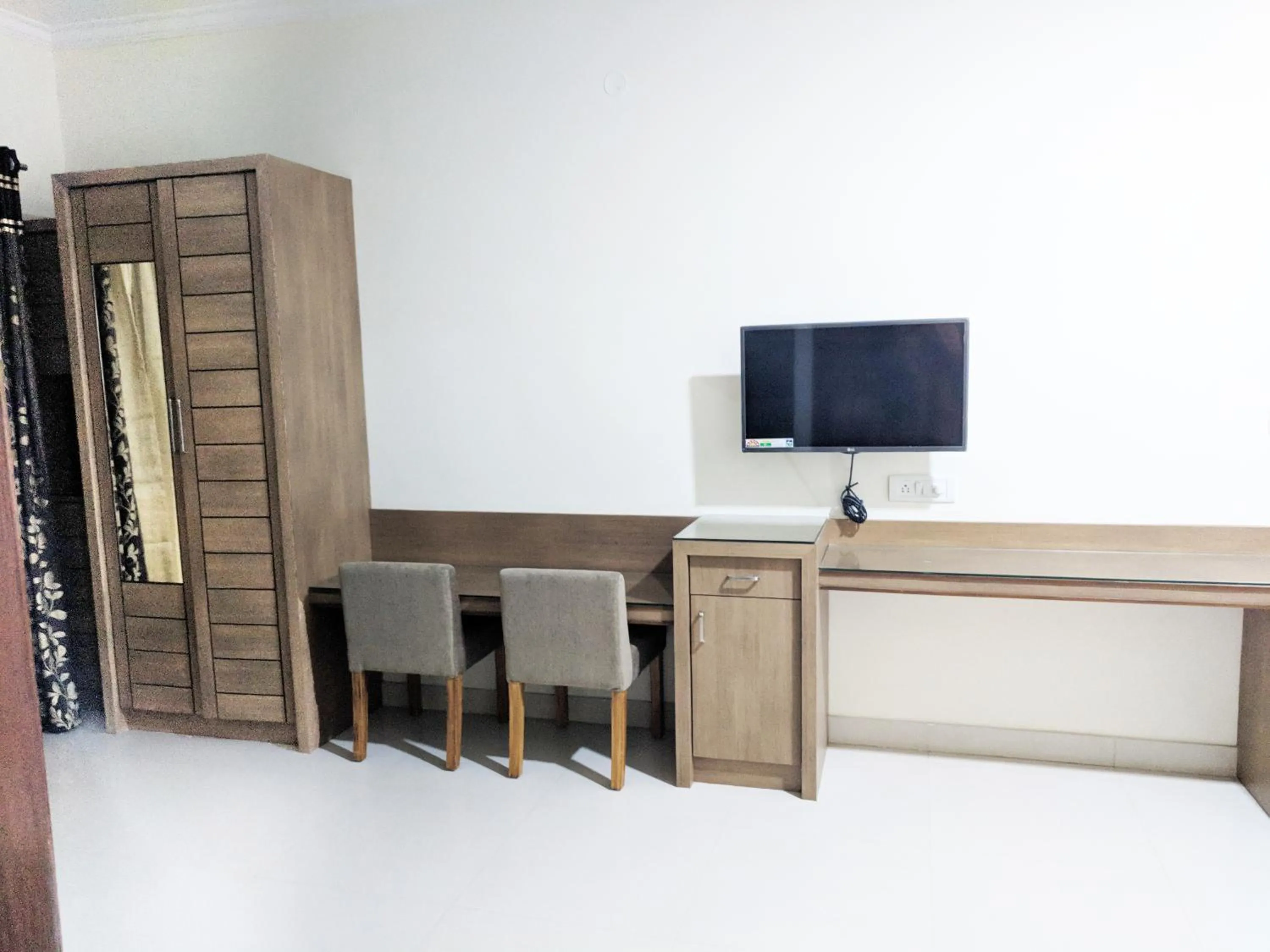 Clyford Suites