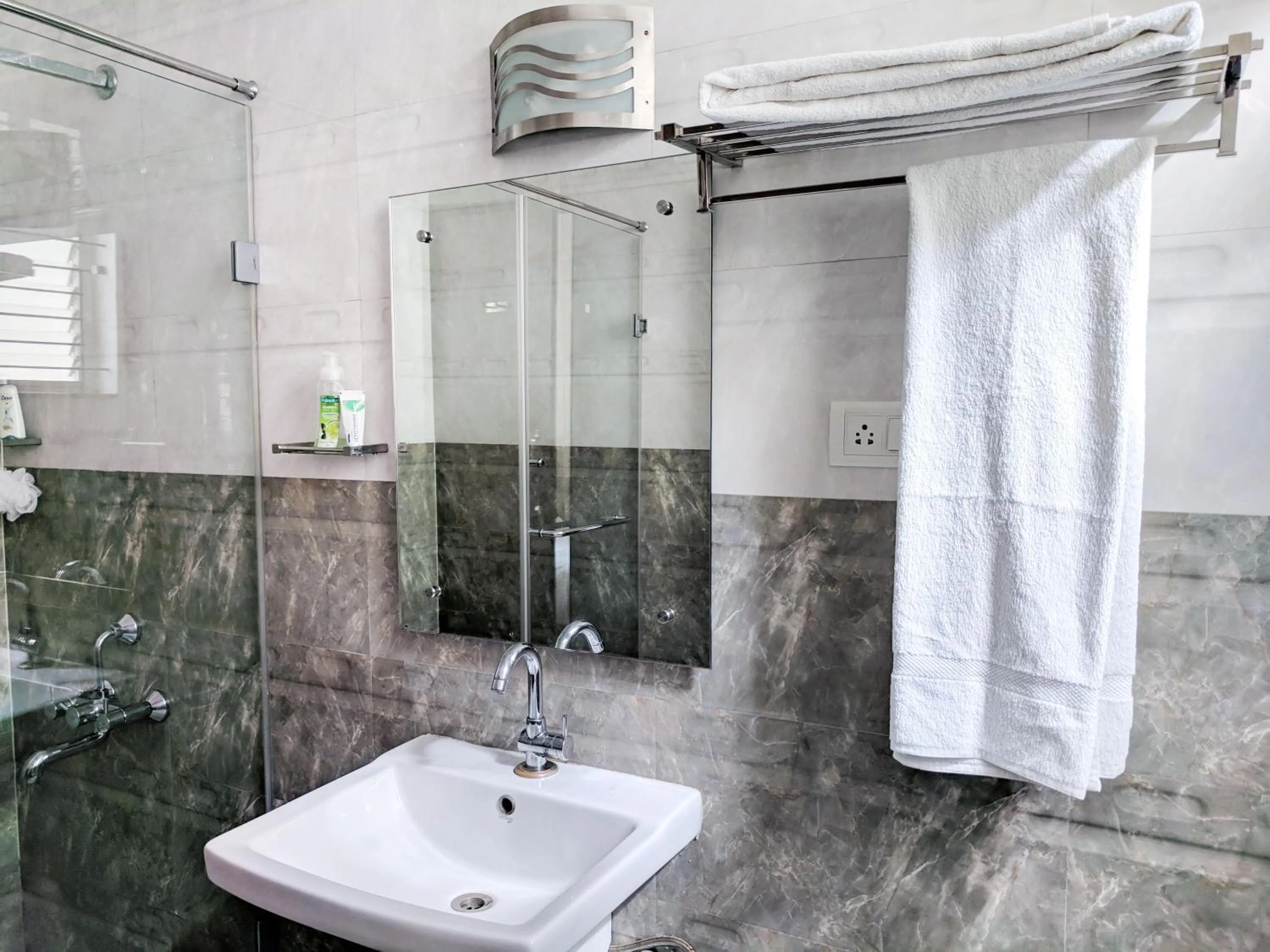 Clyford Suites