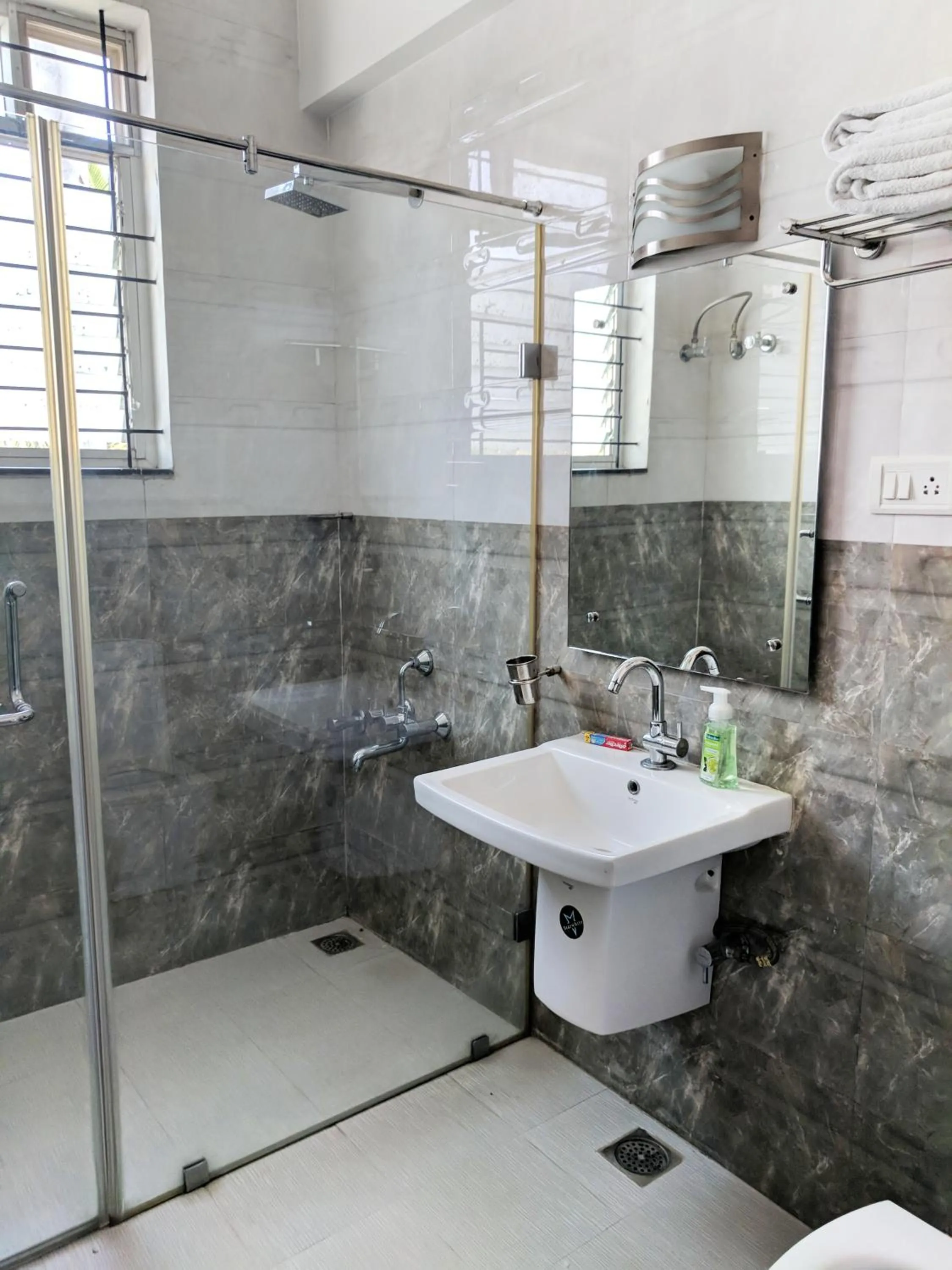 Clyford Suites