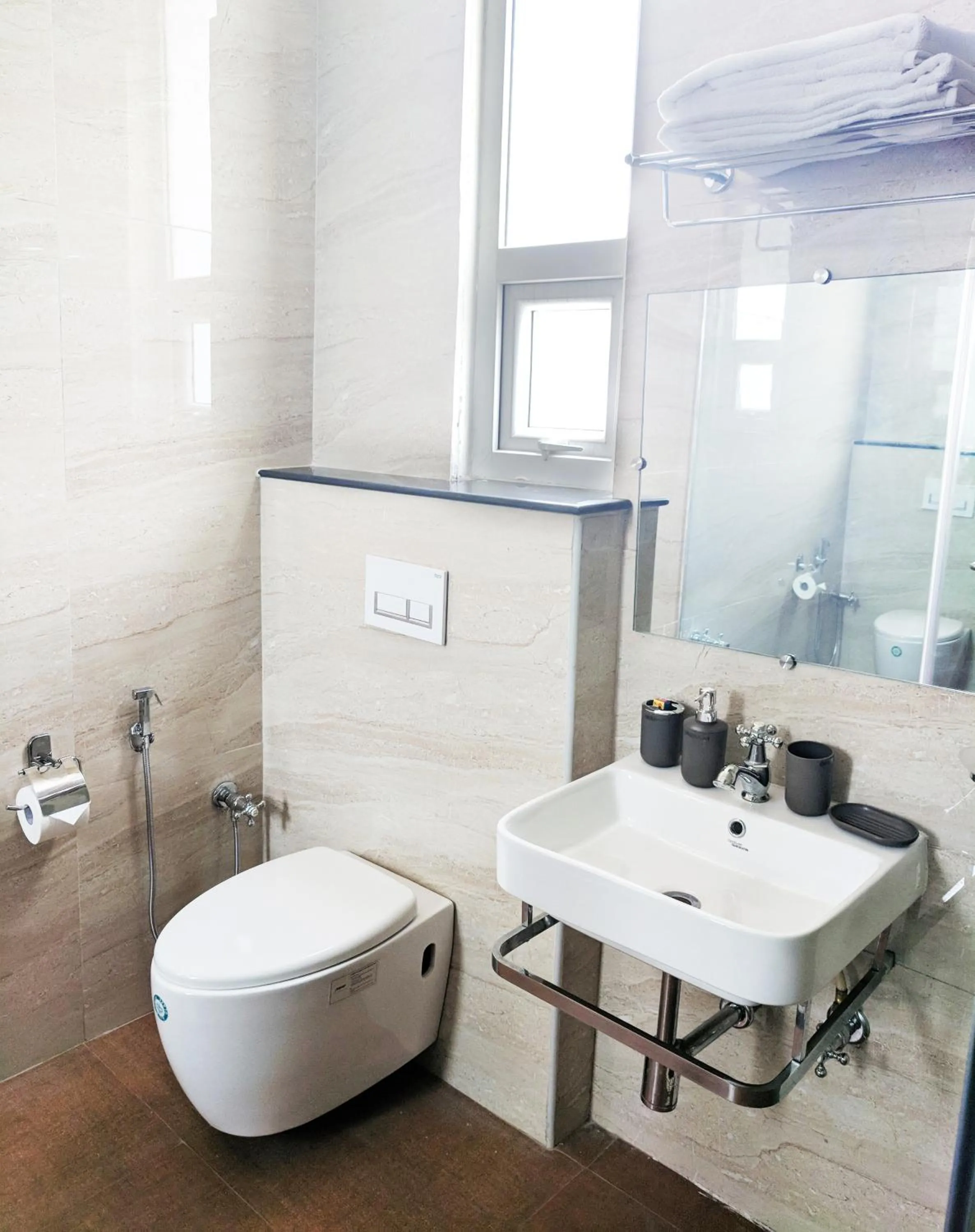Clyford Suites