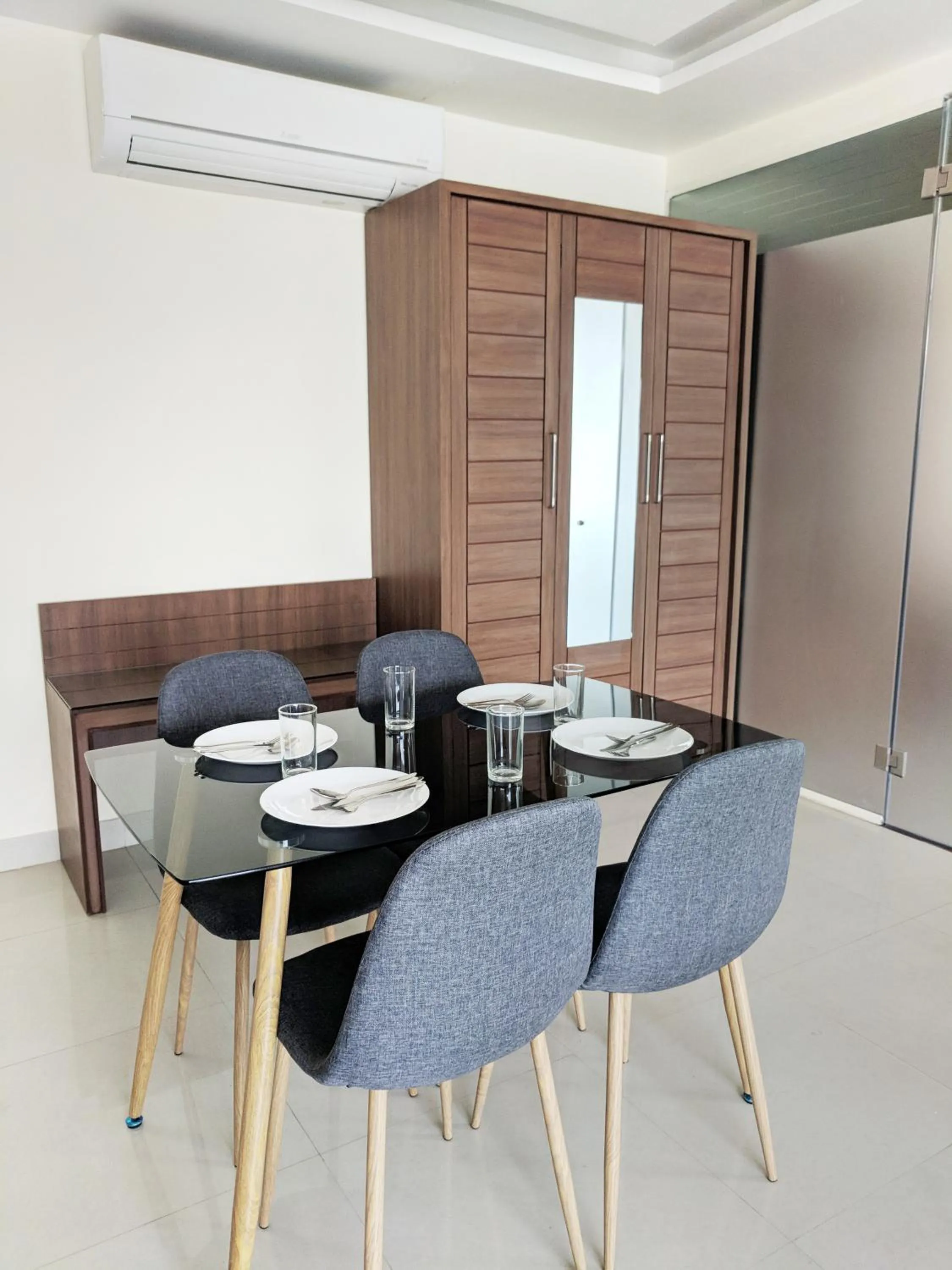 Clyford Suites