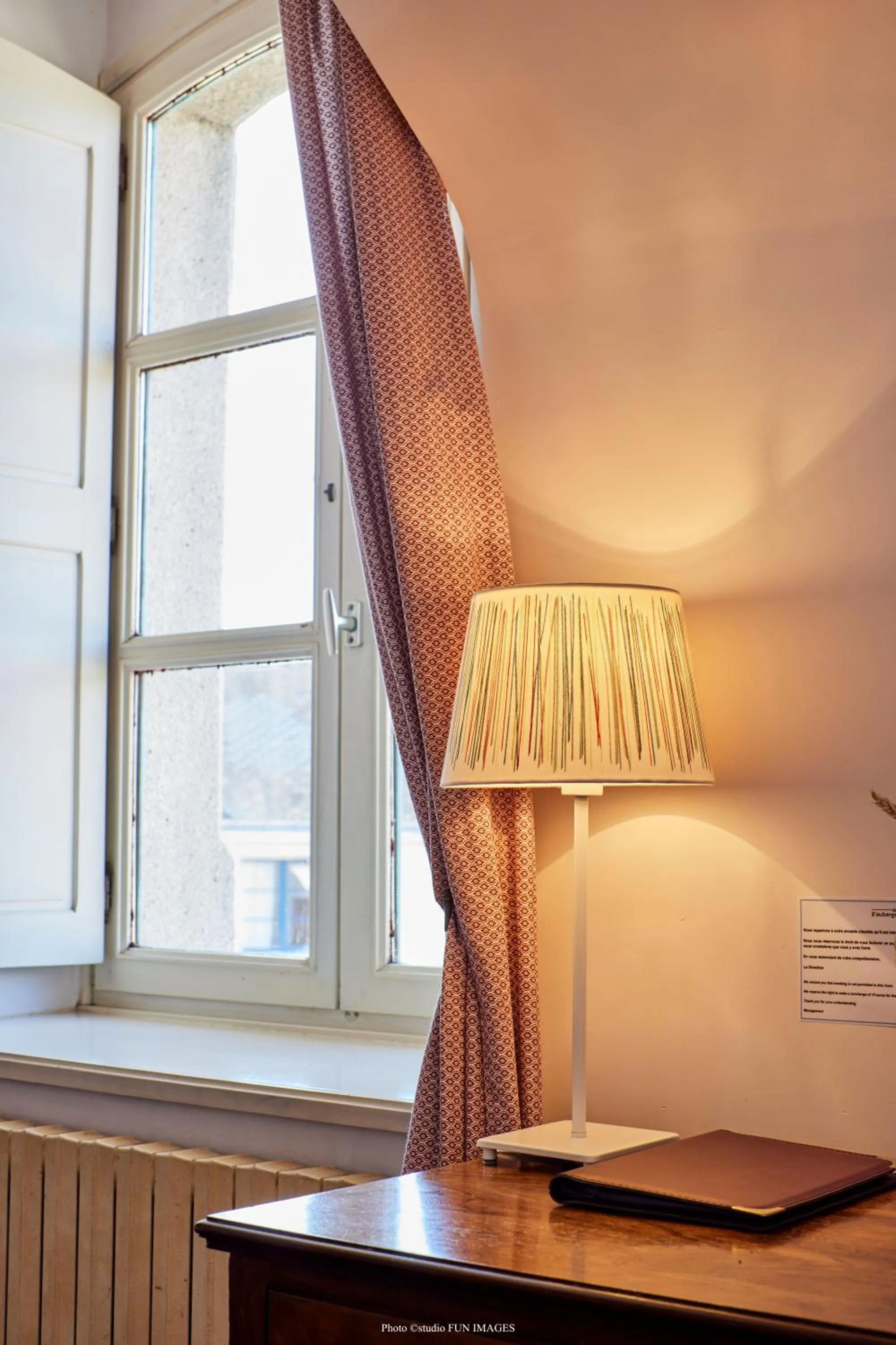 Bedroom, Bed in Auberge Bretonne