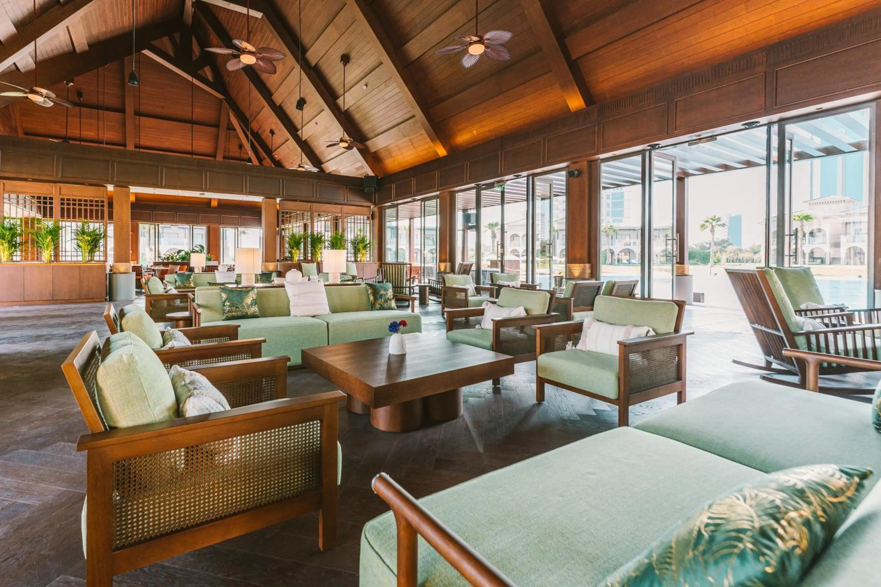 Restaurant/places to eat in Royal Saray Resort