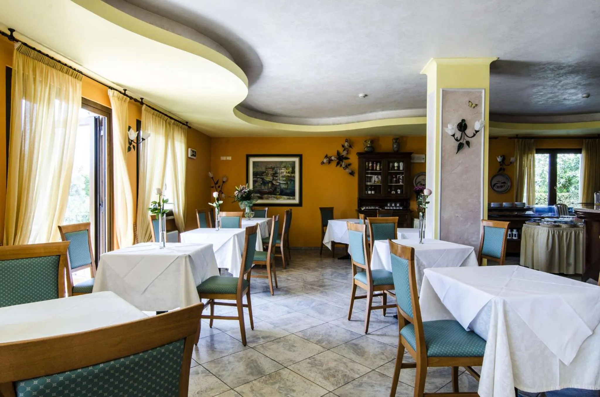 Restaurant/places to eat in Hotel Smeraldo