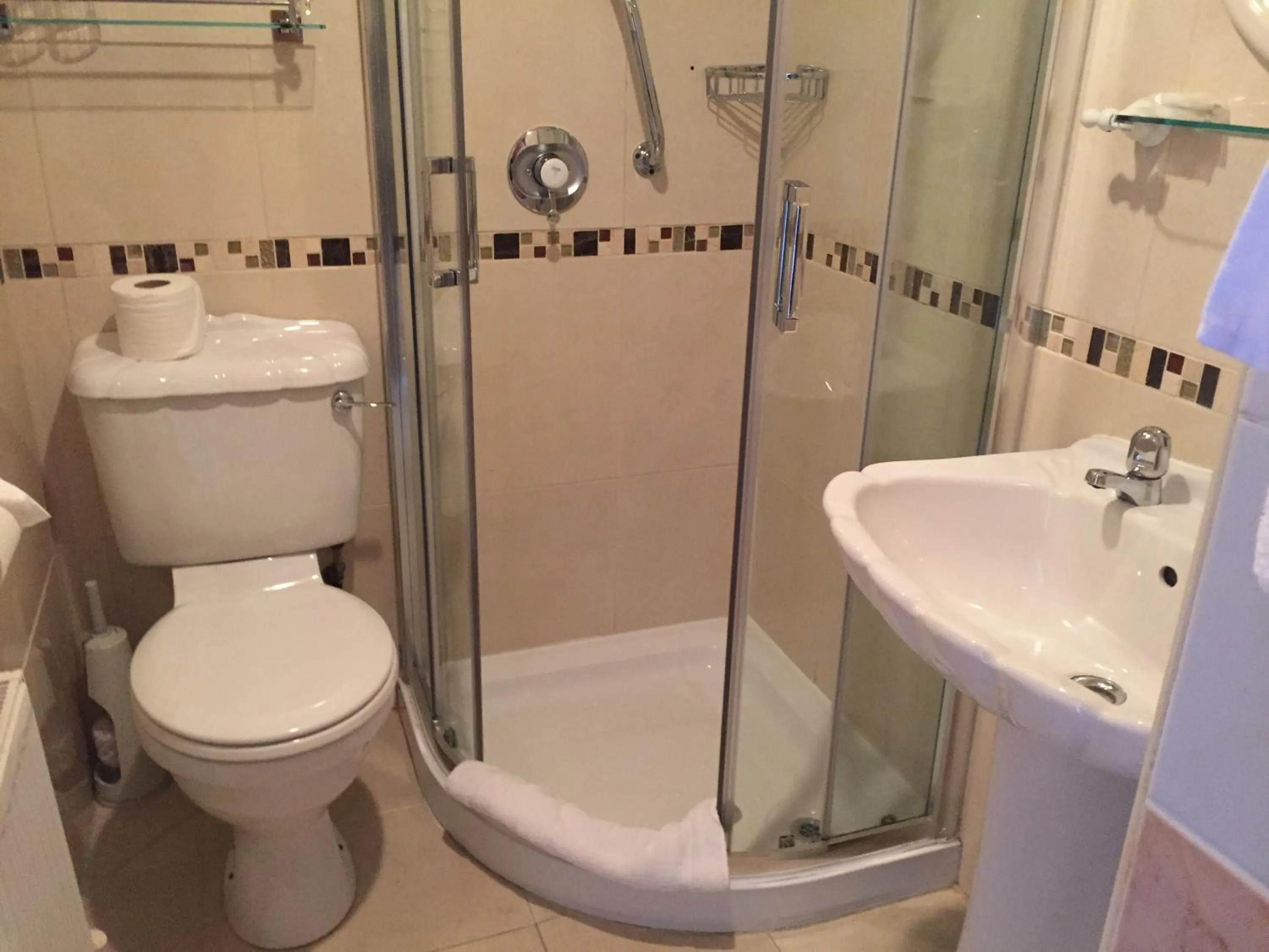 Shower in Algret House B&B